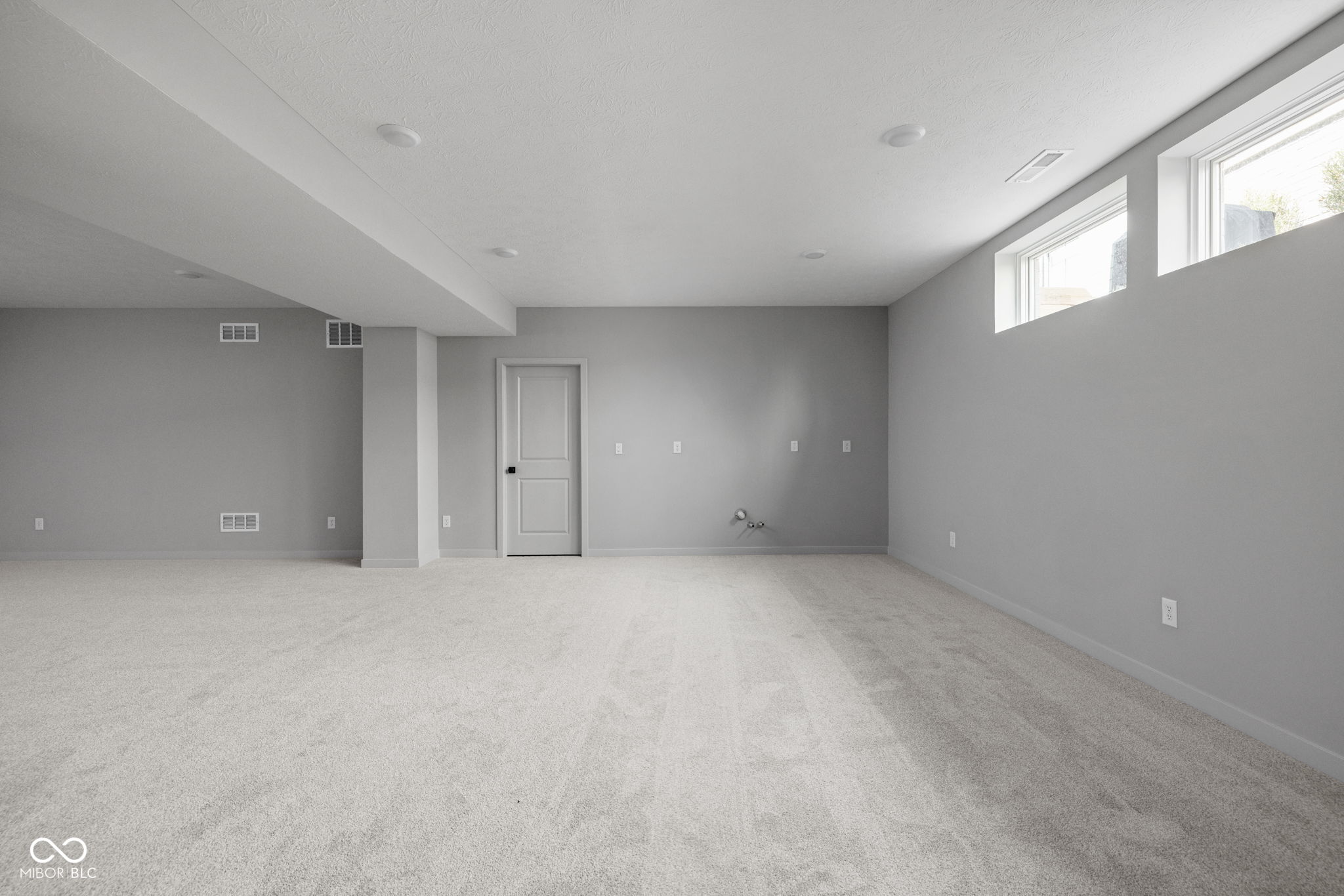 17334 Newton Main Street