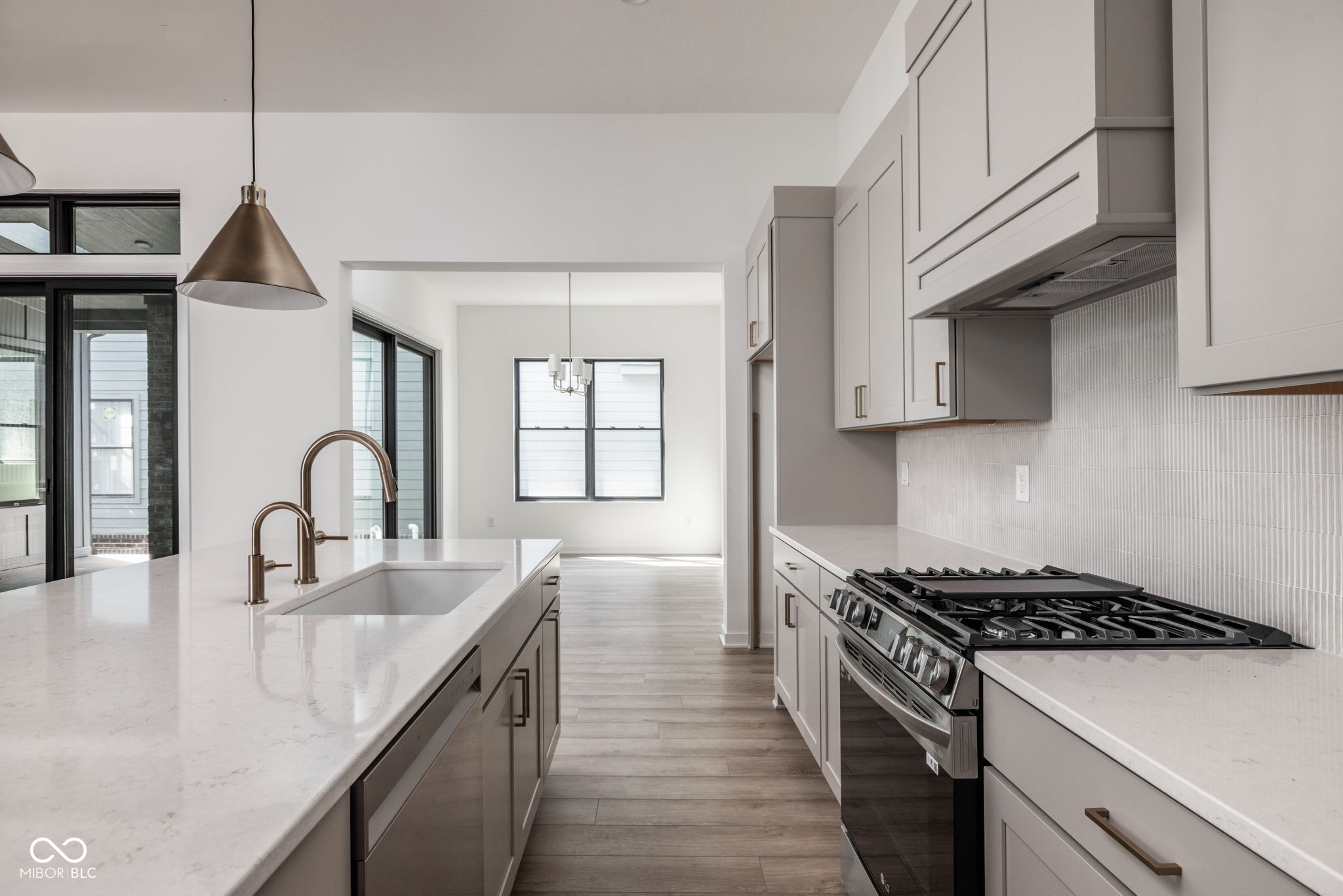 17316 Newton Main Street