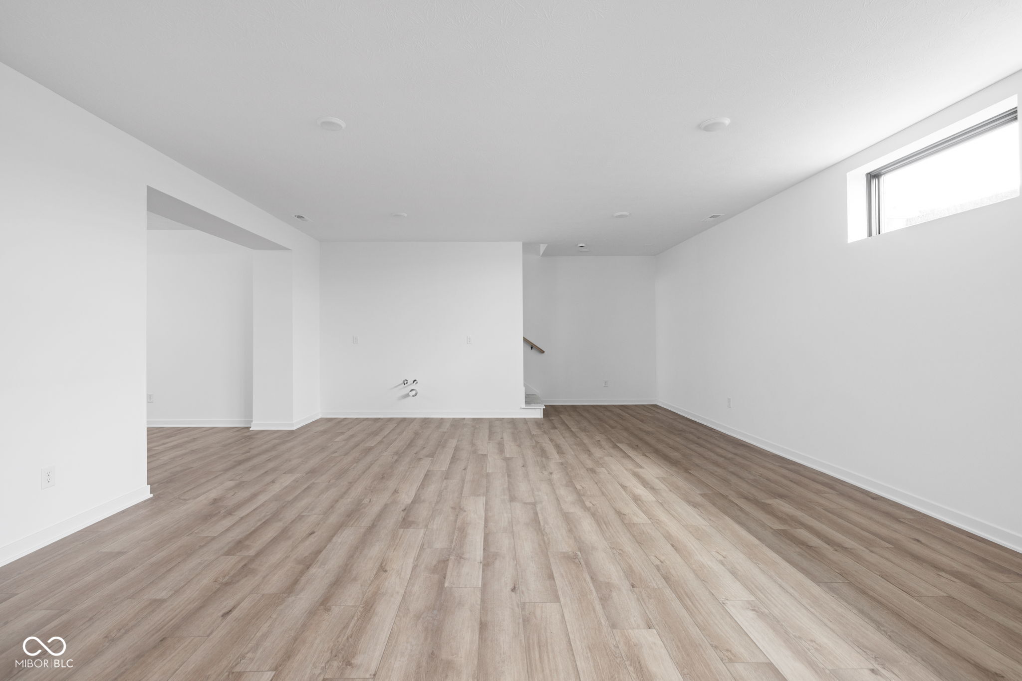 17316 Newton Main Street