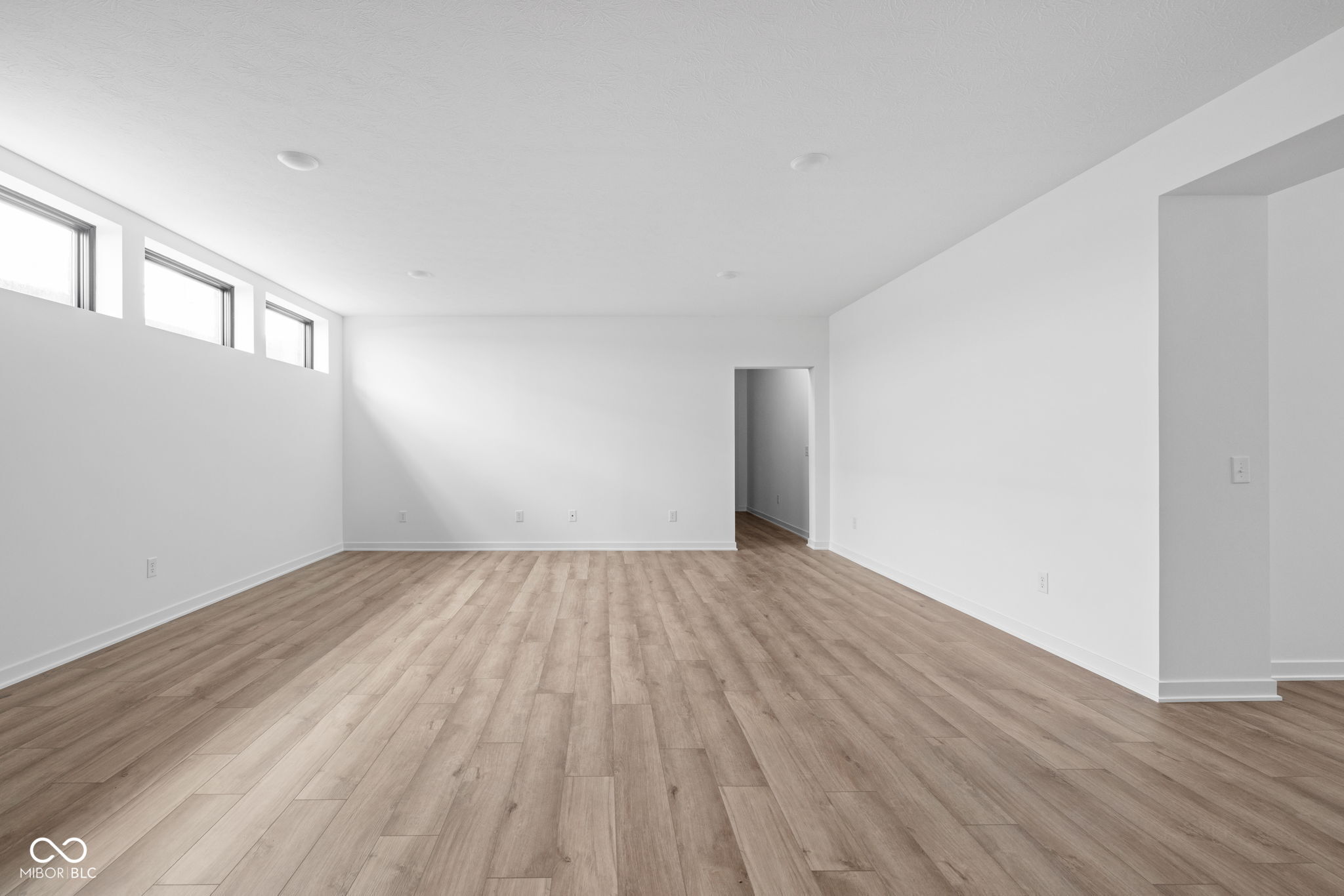 17316 Newton Main Street