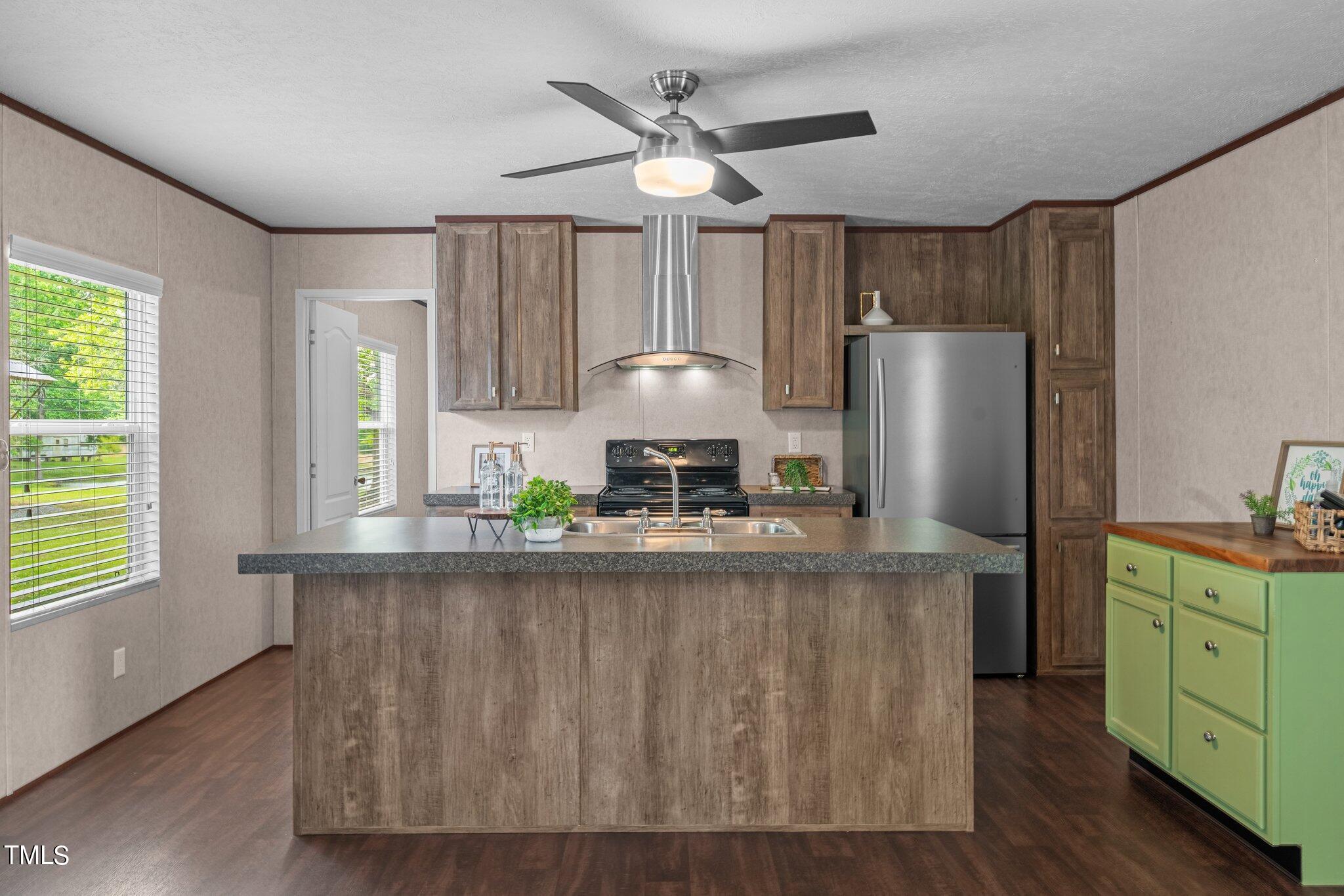 1997 Stricklands Crossroads Road