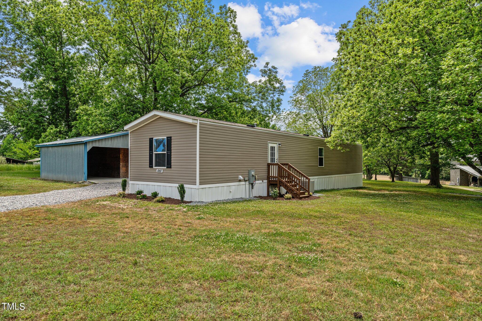 1997 Stricklands Crossroads Road