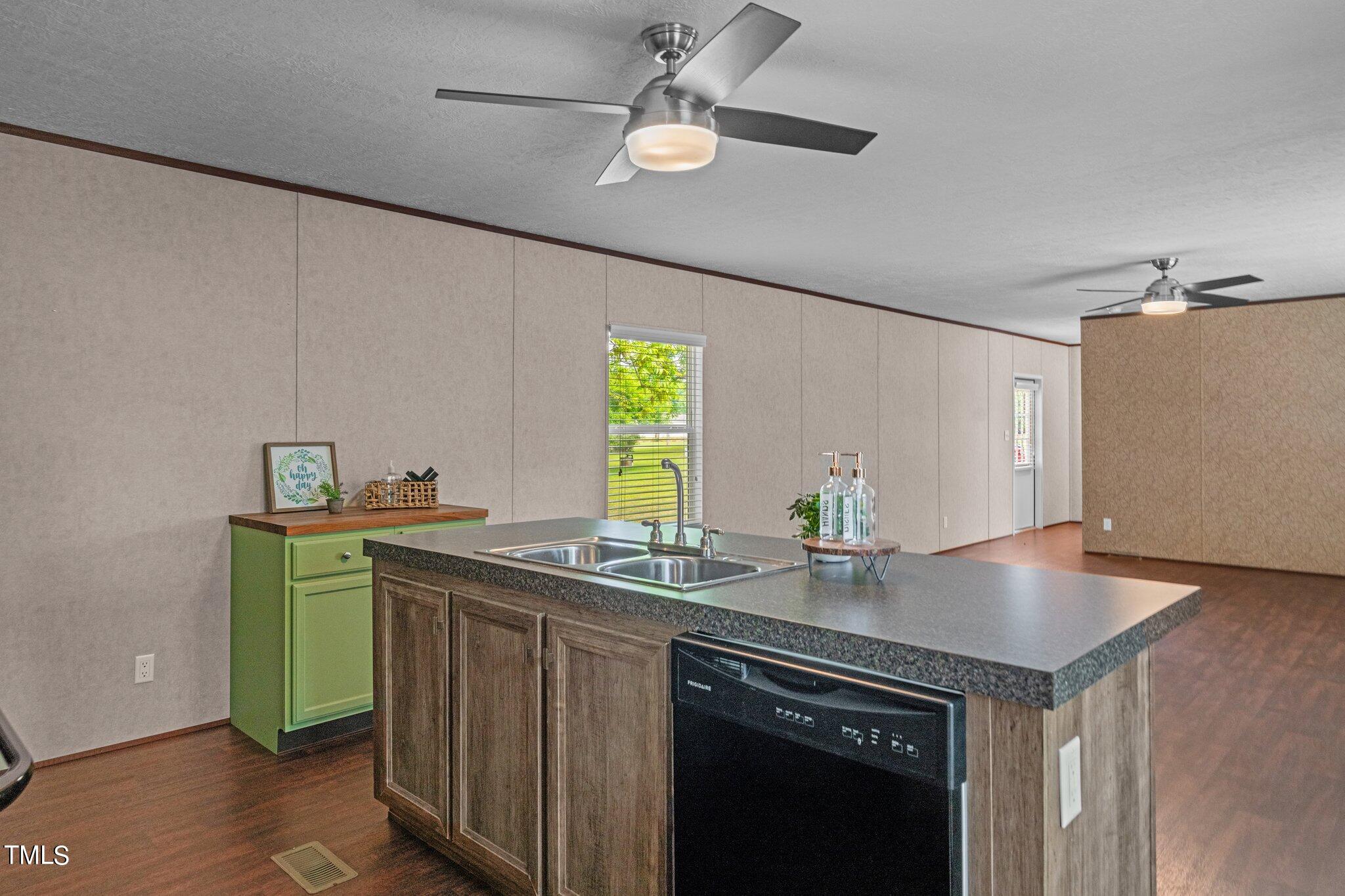 1997 Stricklands Crossroads Road