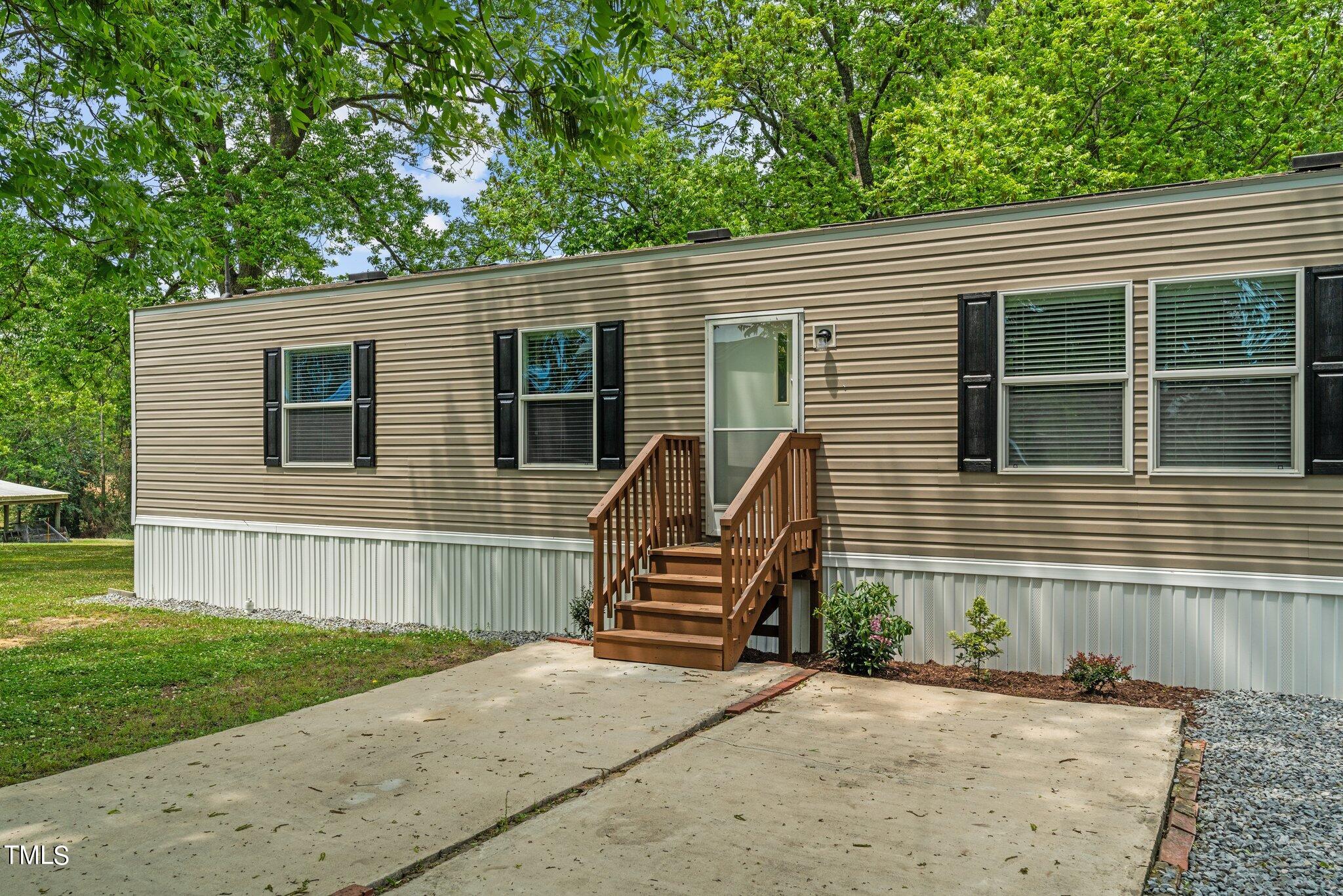 1997 Stricklands Crossroads Road