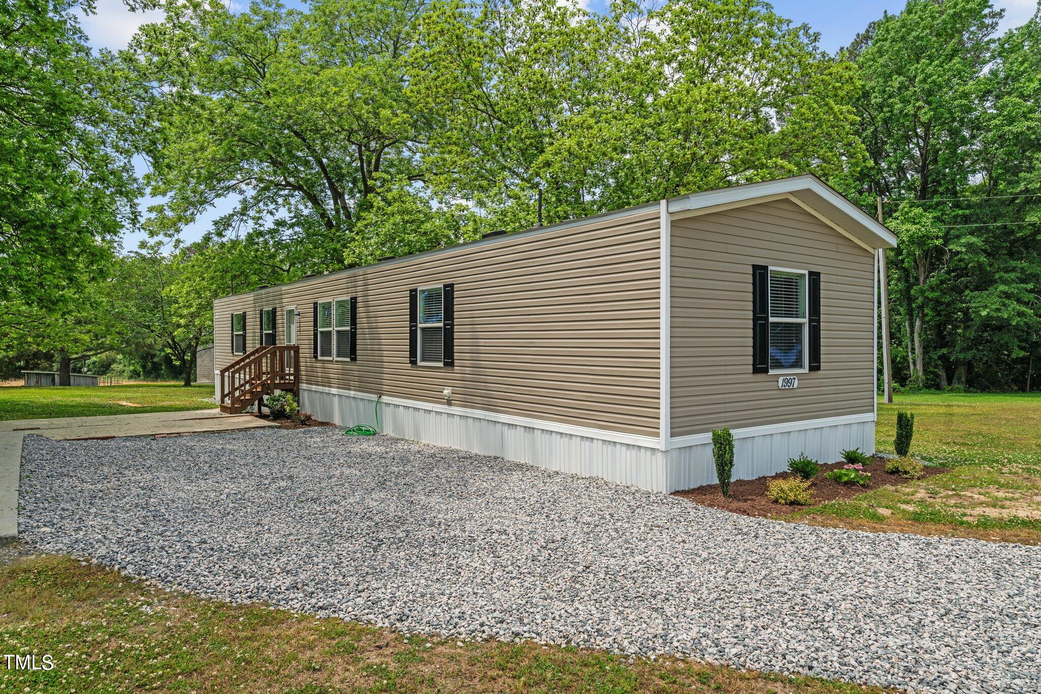 1997 Stricklands Crossroads Road