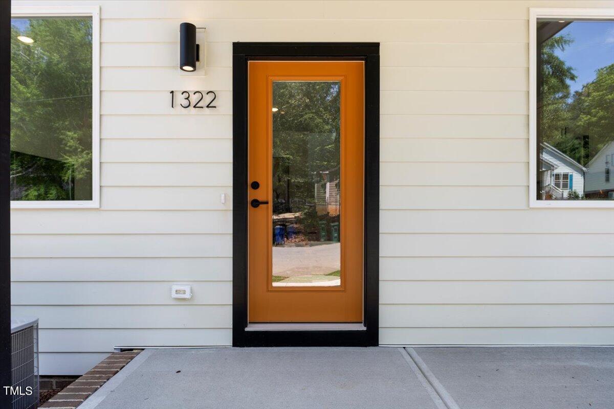 1322 E Lenoir Street