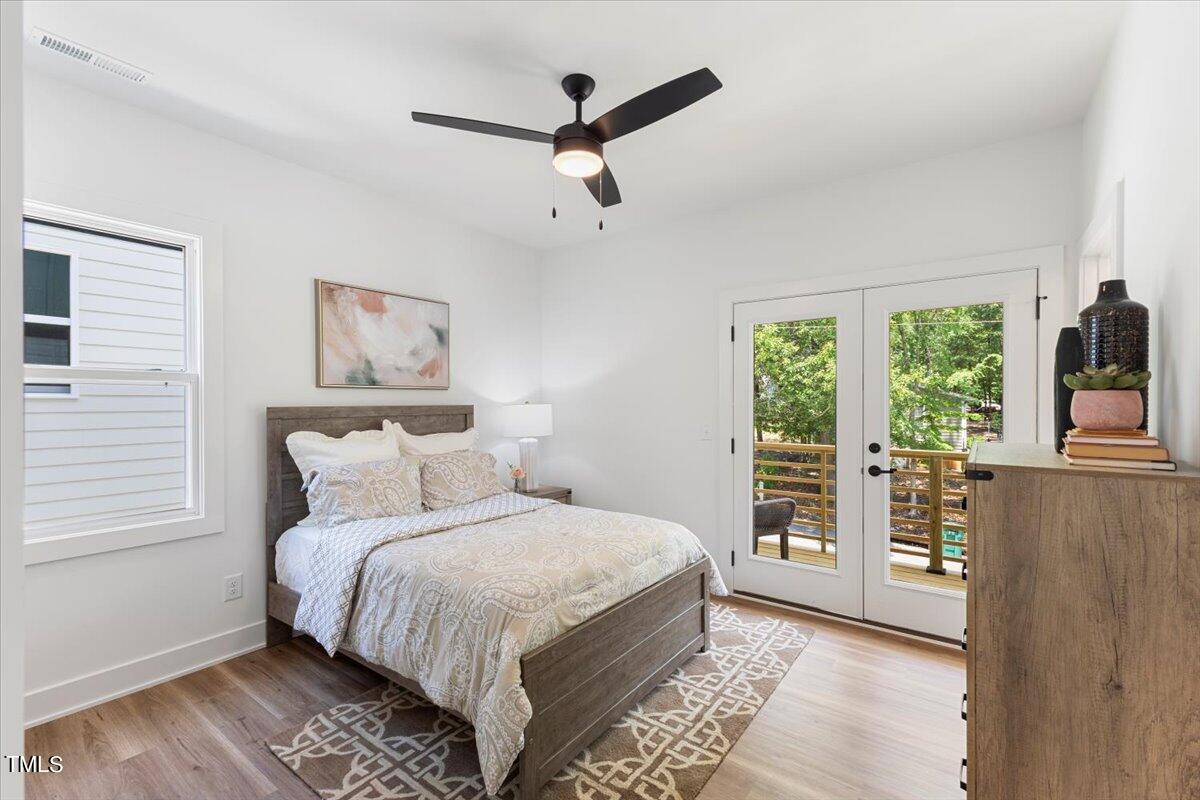 1322 E Lenoir Street