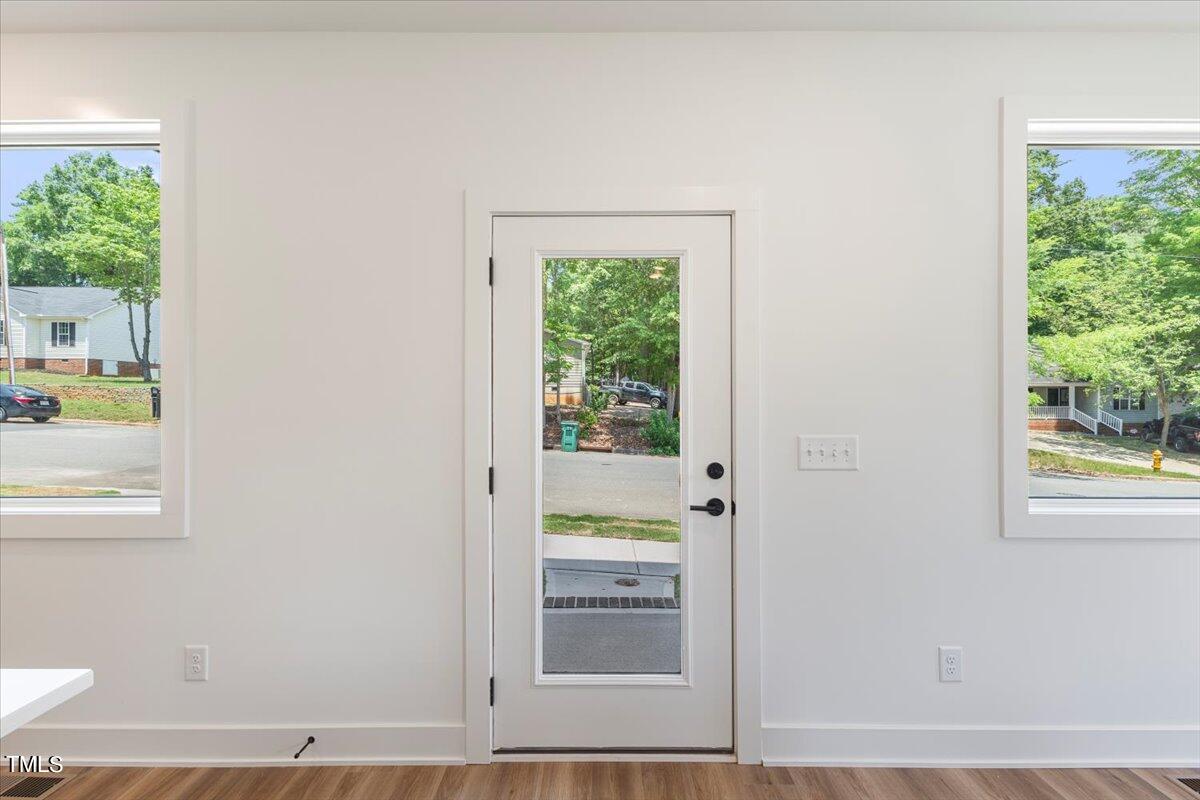 1322 E Lenoir Street