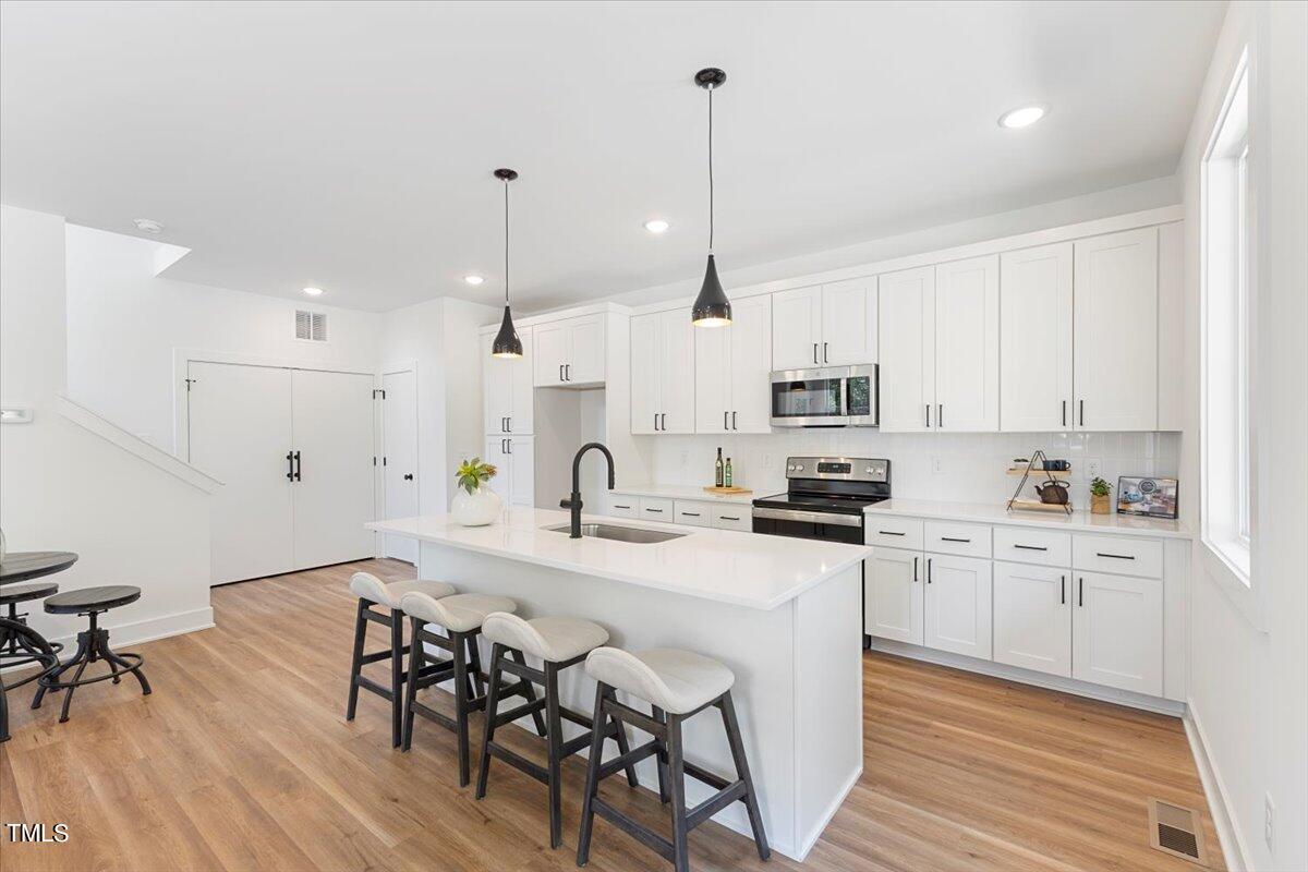 1322 E Lenoir Street