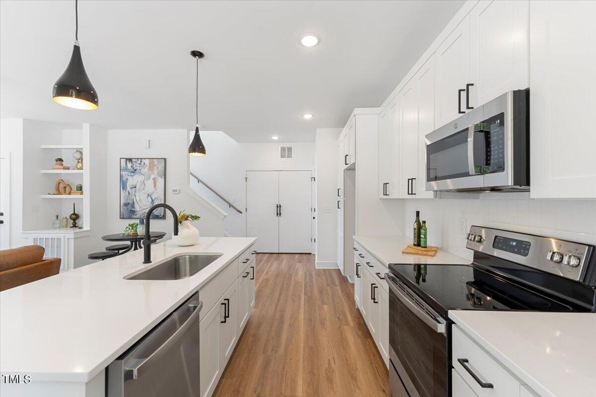 1322 E Lenoir Street