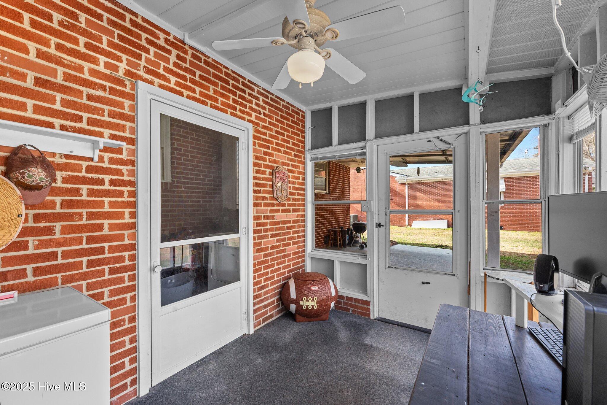 2484 Hull Road
