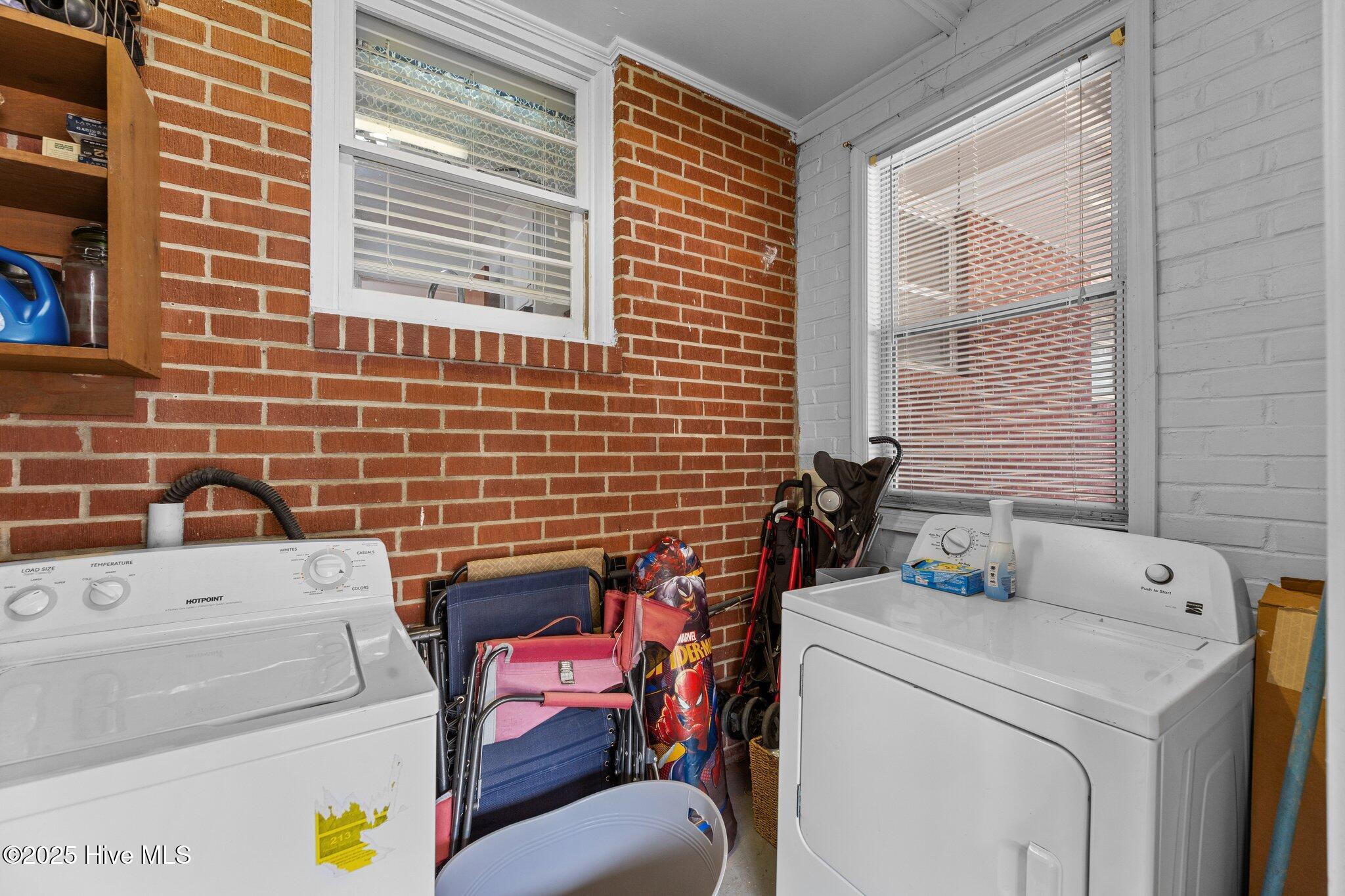 2484 Hull Road