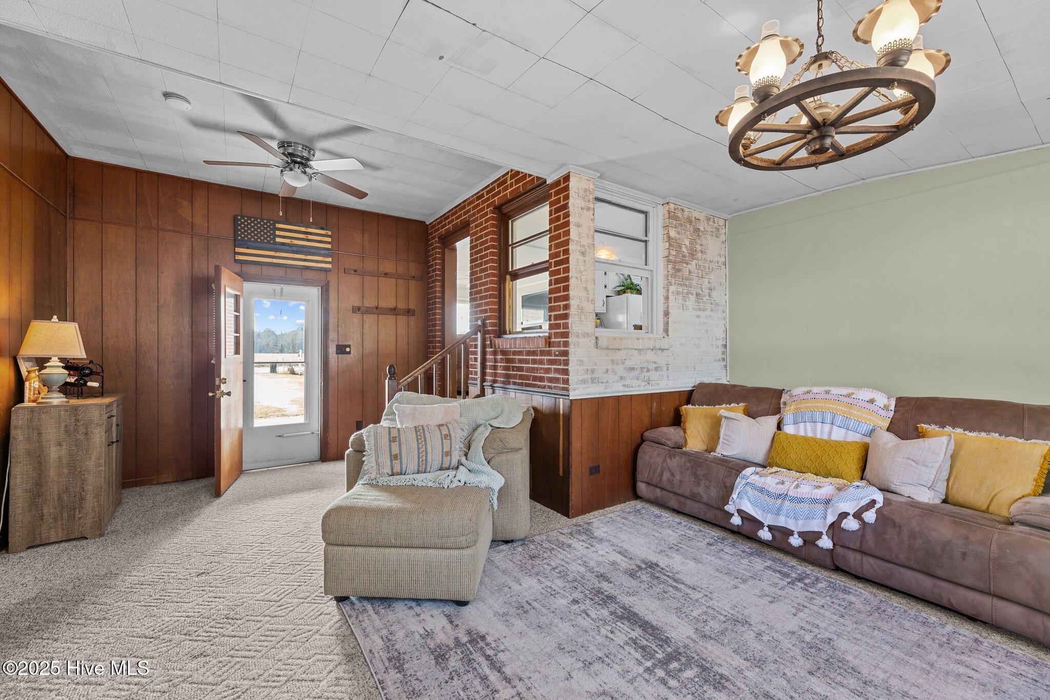 2484 Hull Road
