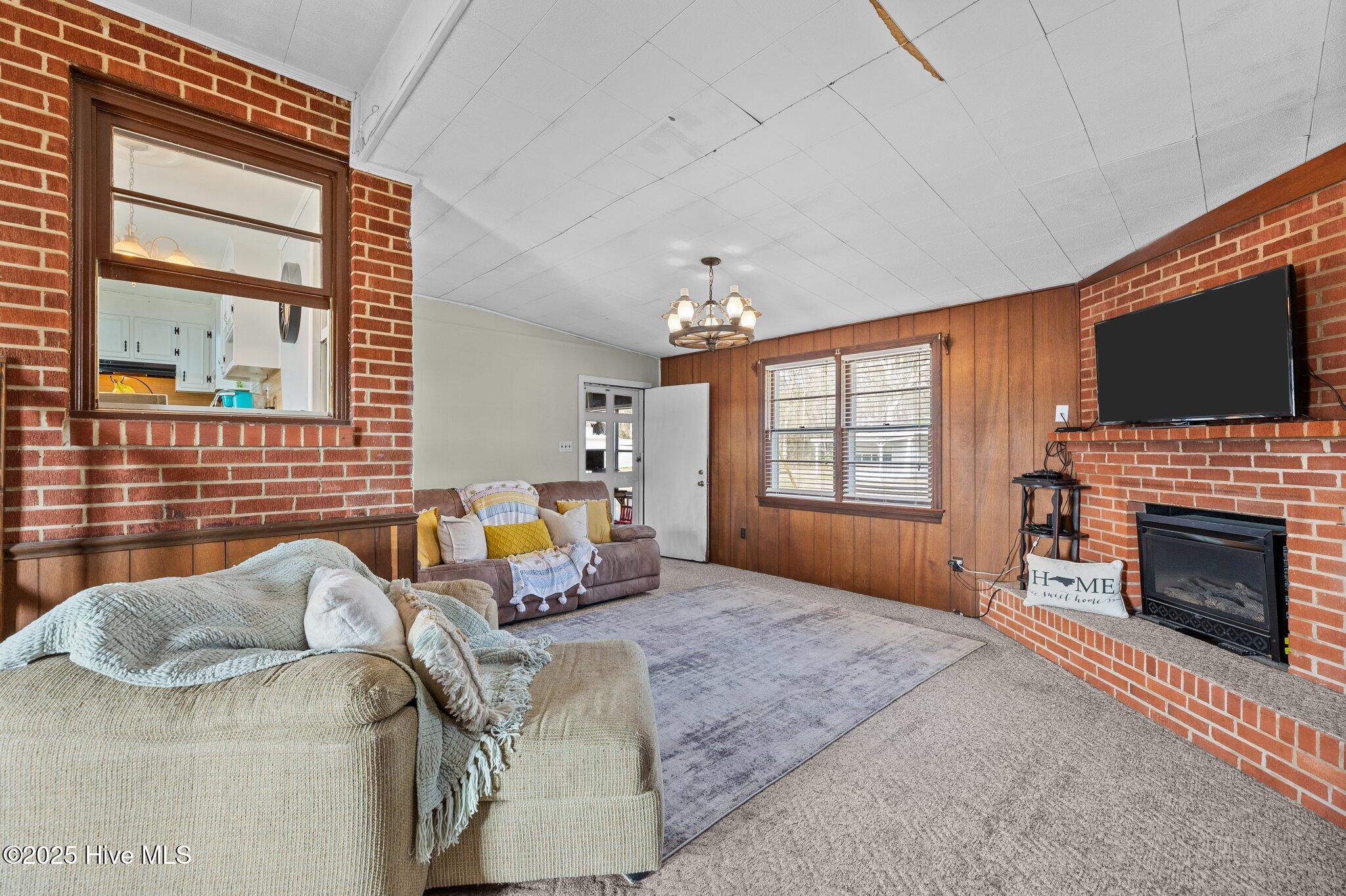 2484 Hull Road