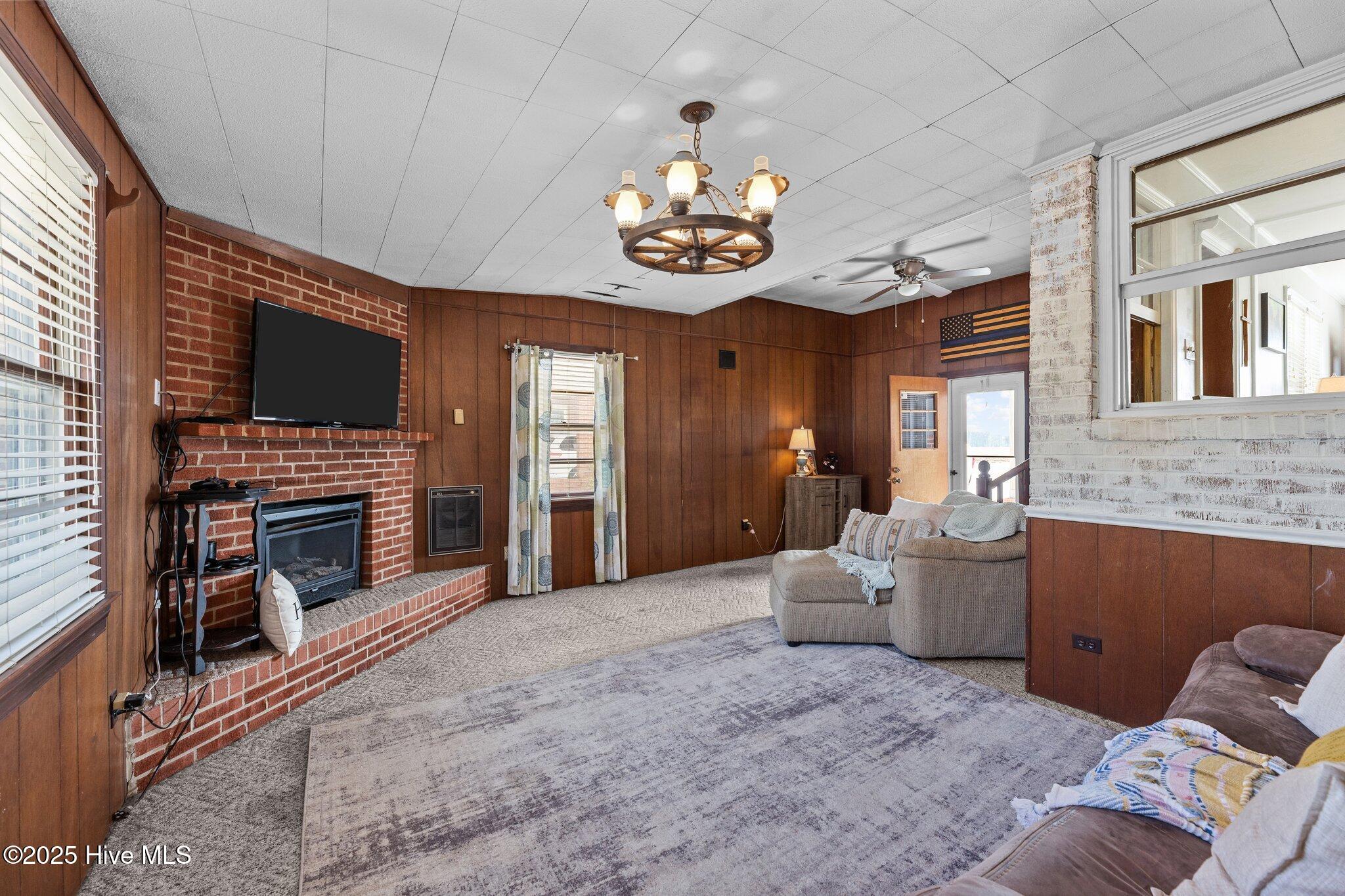 2484 Hull Road