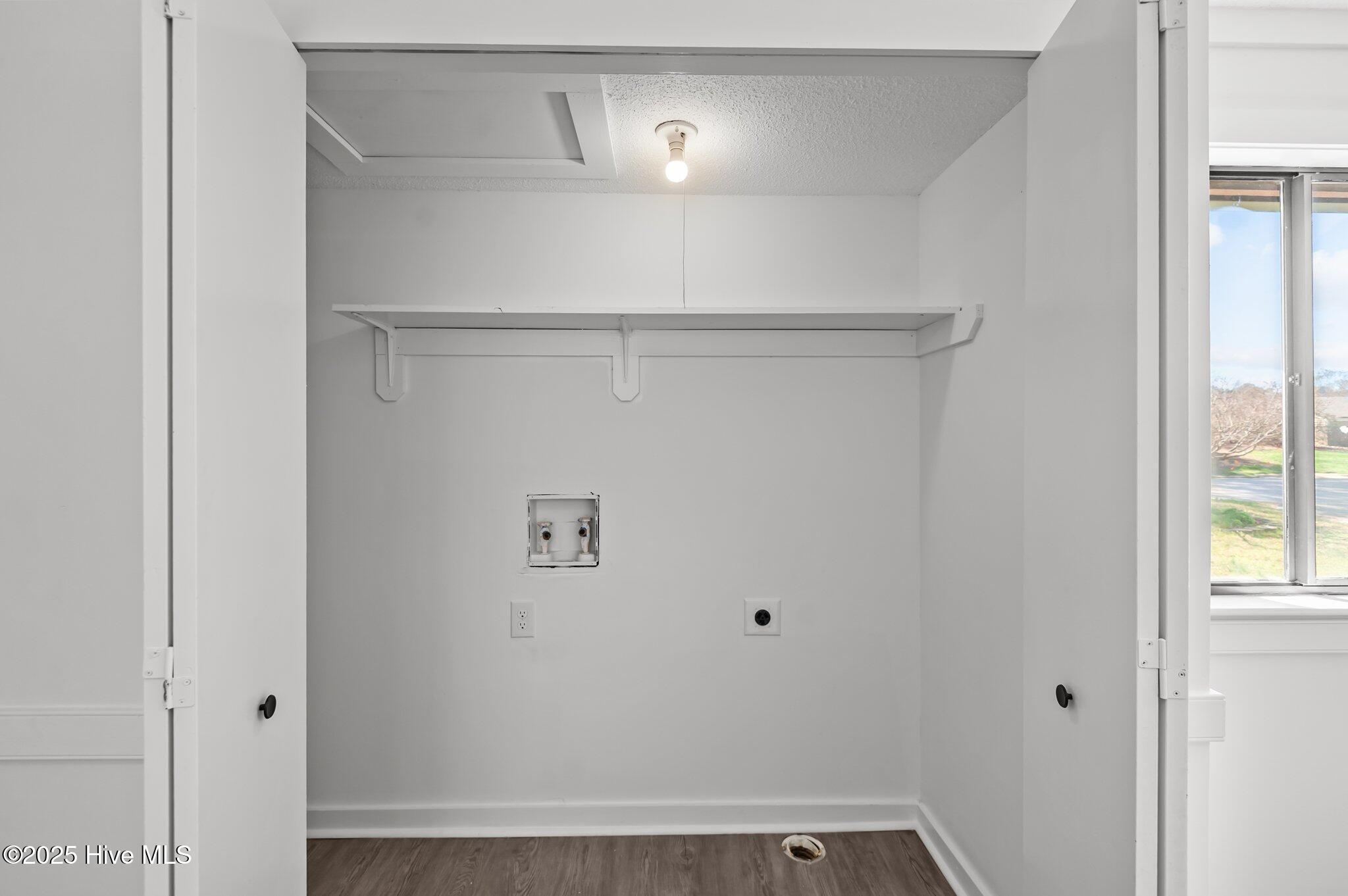 1412 Brookmeade Court