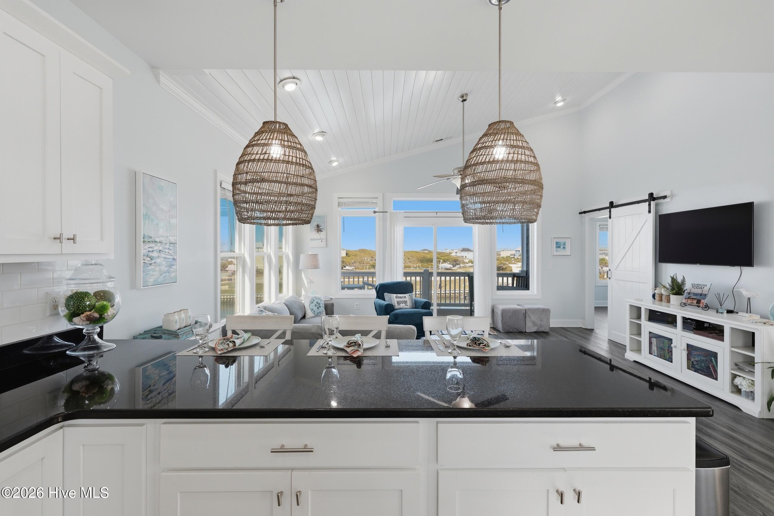 926 Observation Lane