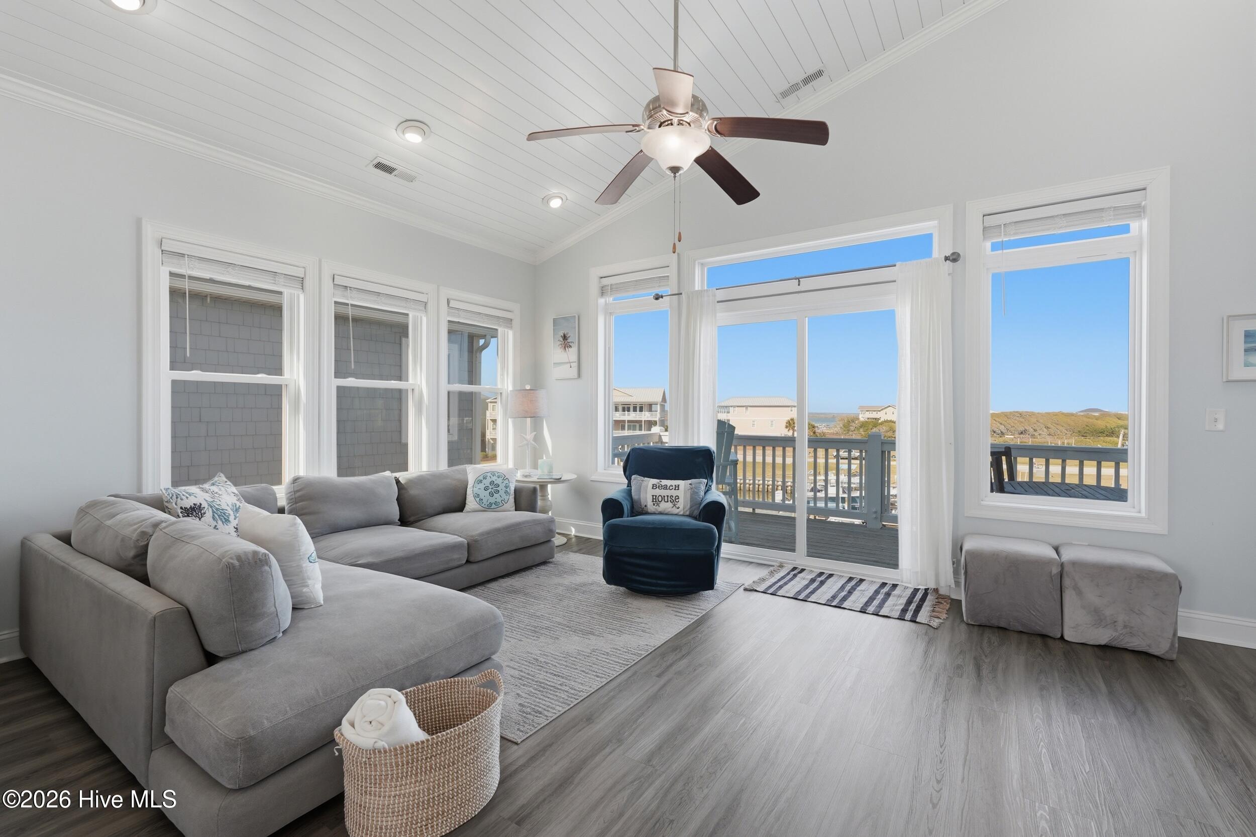 926 Observation Lane