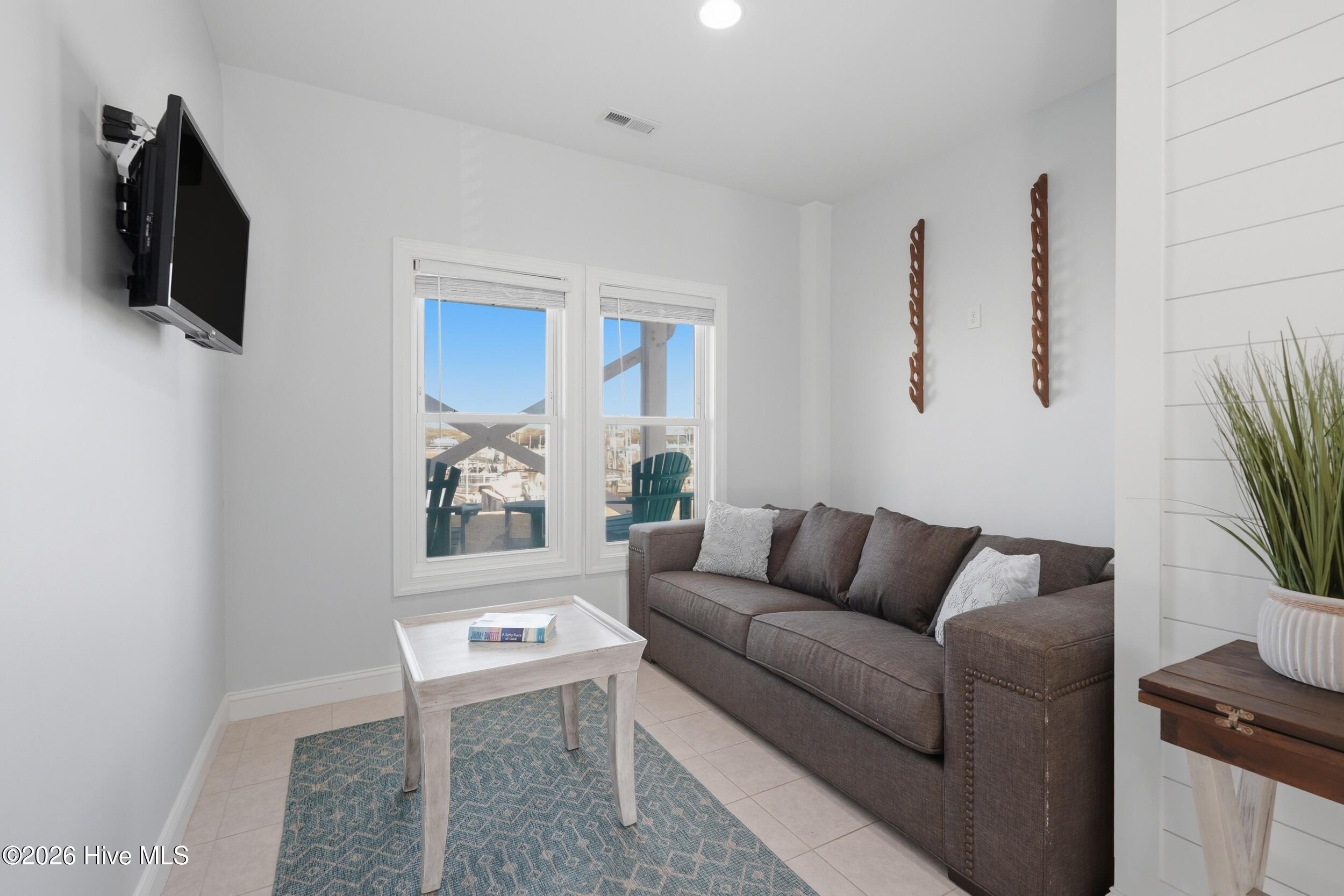 926 Observation Lane