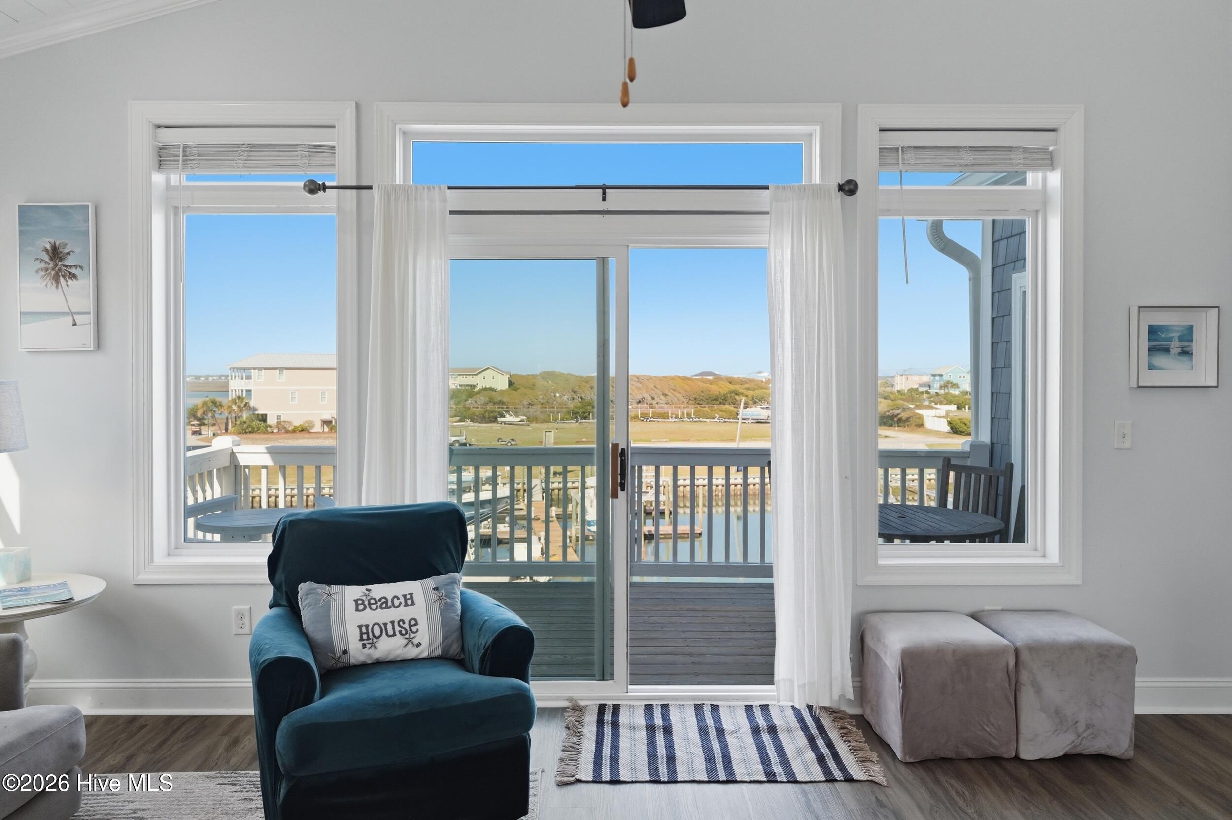 926 Observation Lane