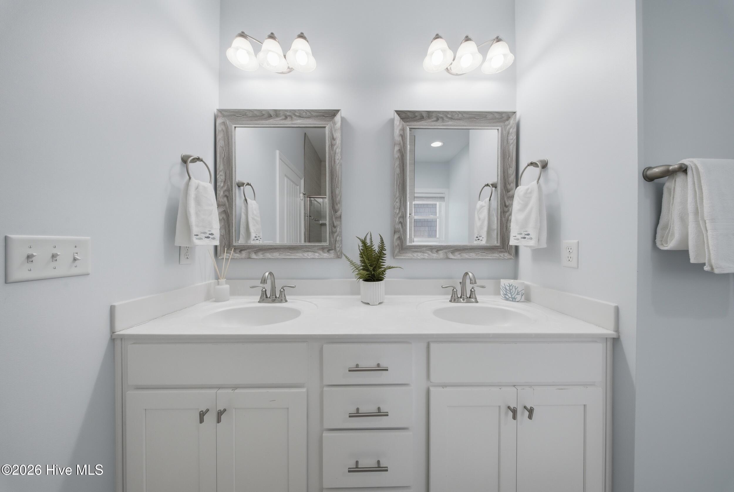 926 Observation Lane