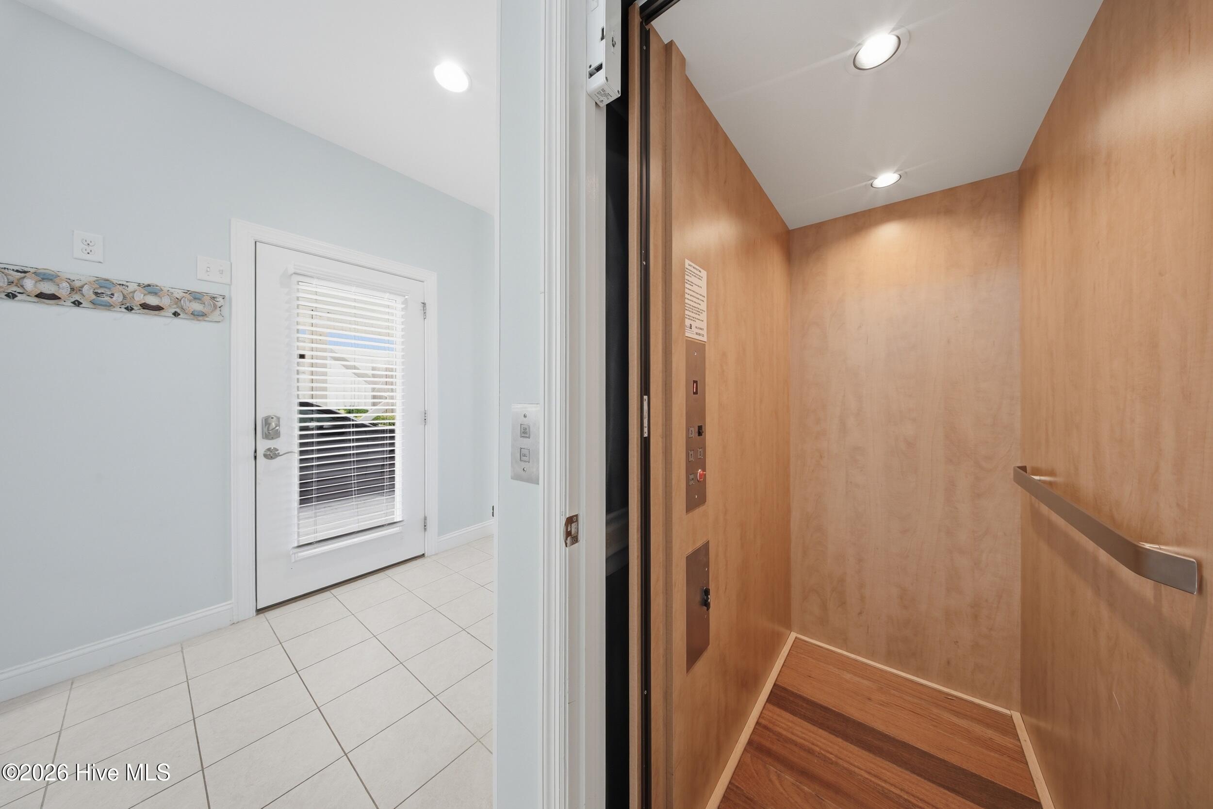 926 Observation Lane