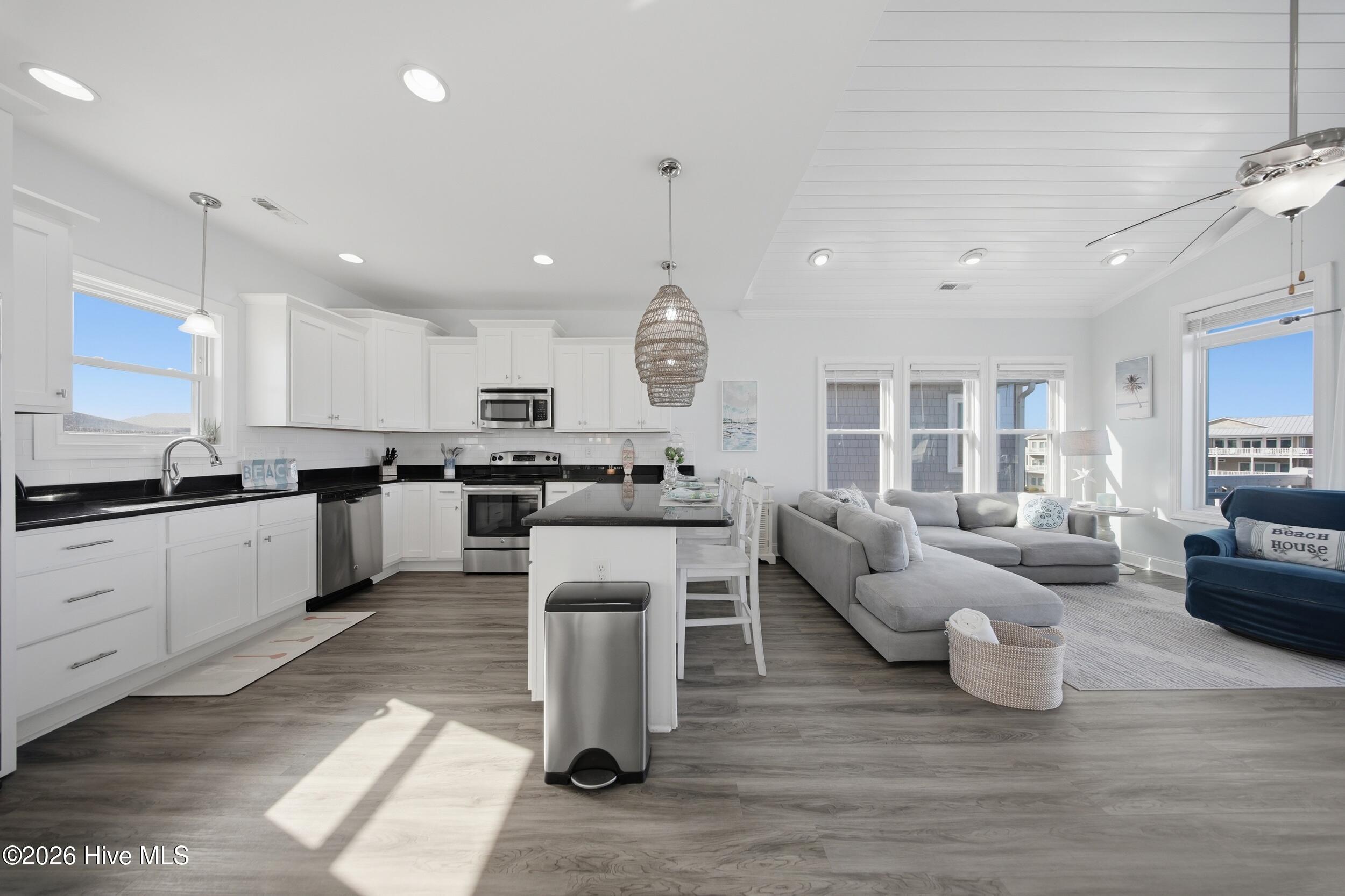 926 Observation Lane