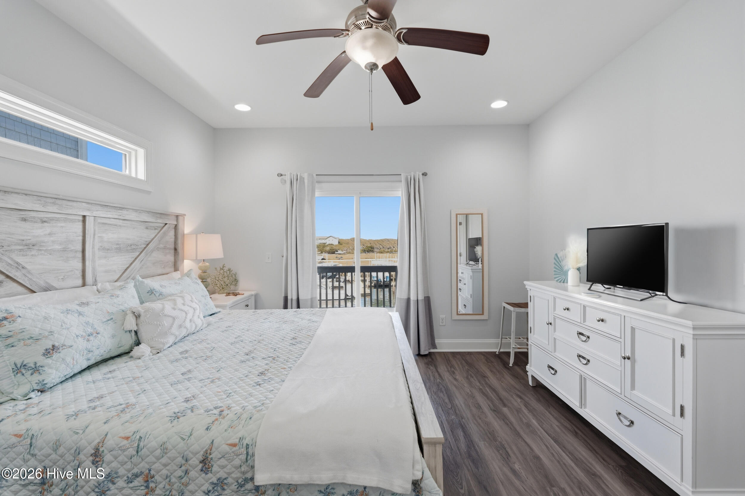 926 Observation Lane