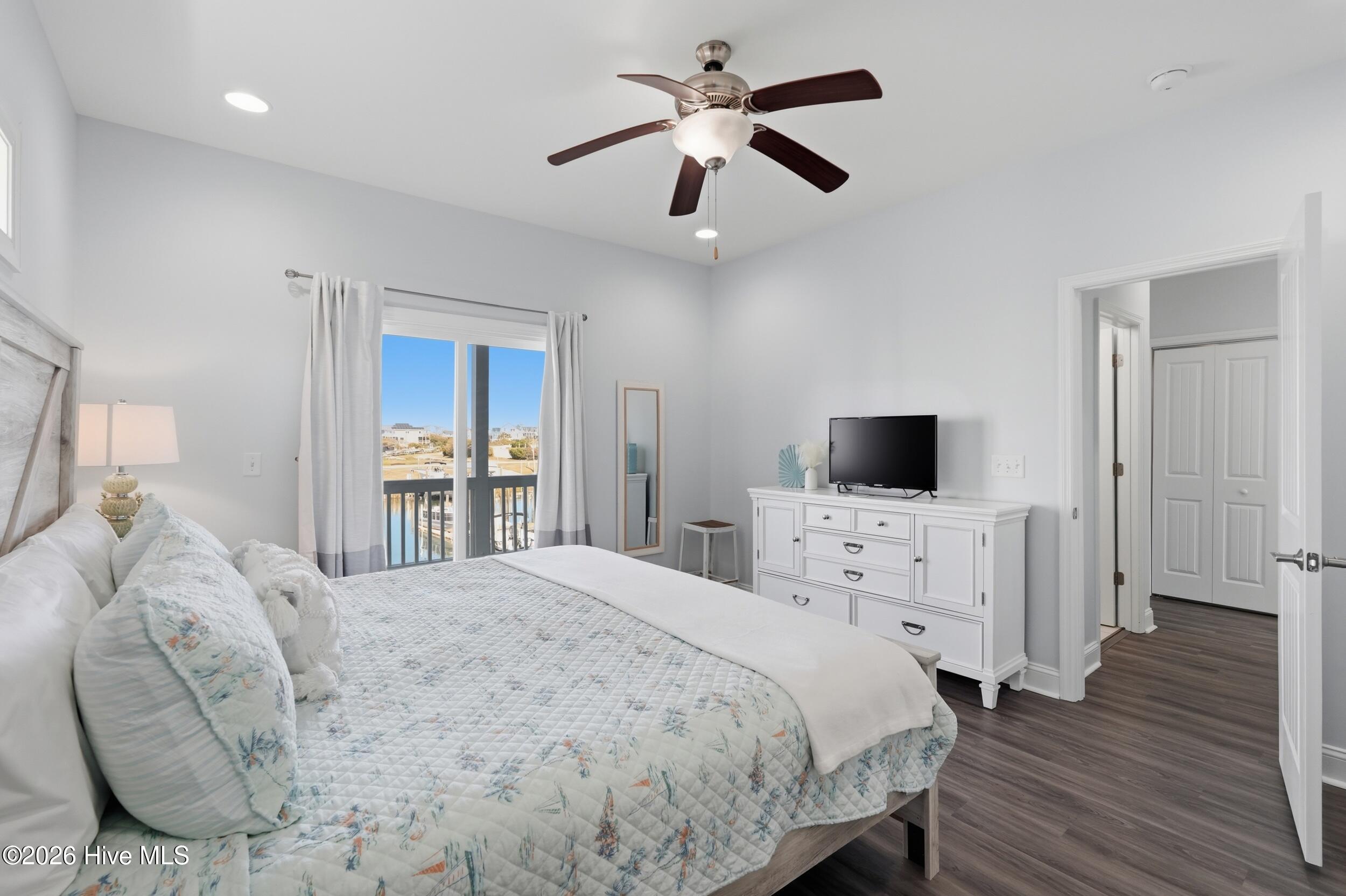 926 Observation Lane