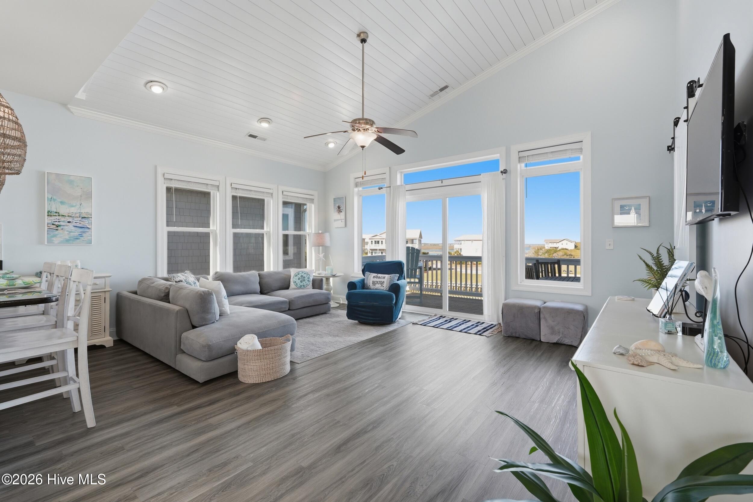 926 Observation Lane