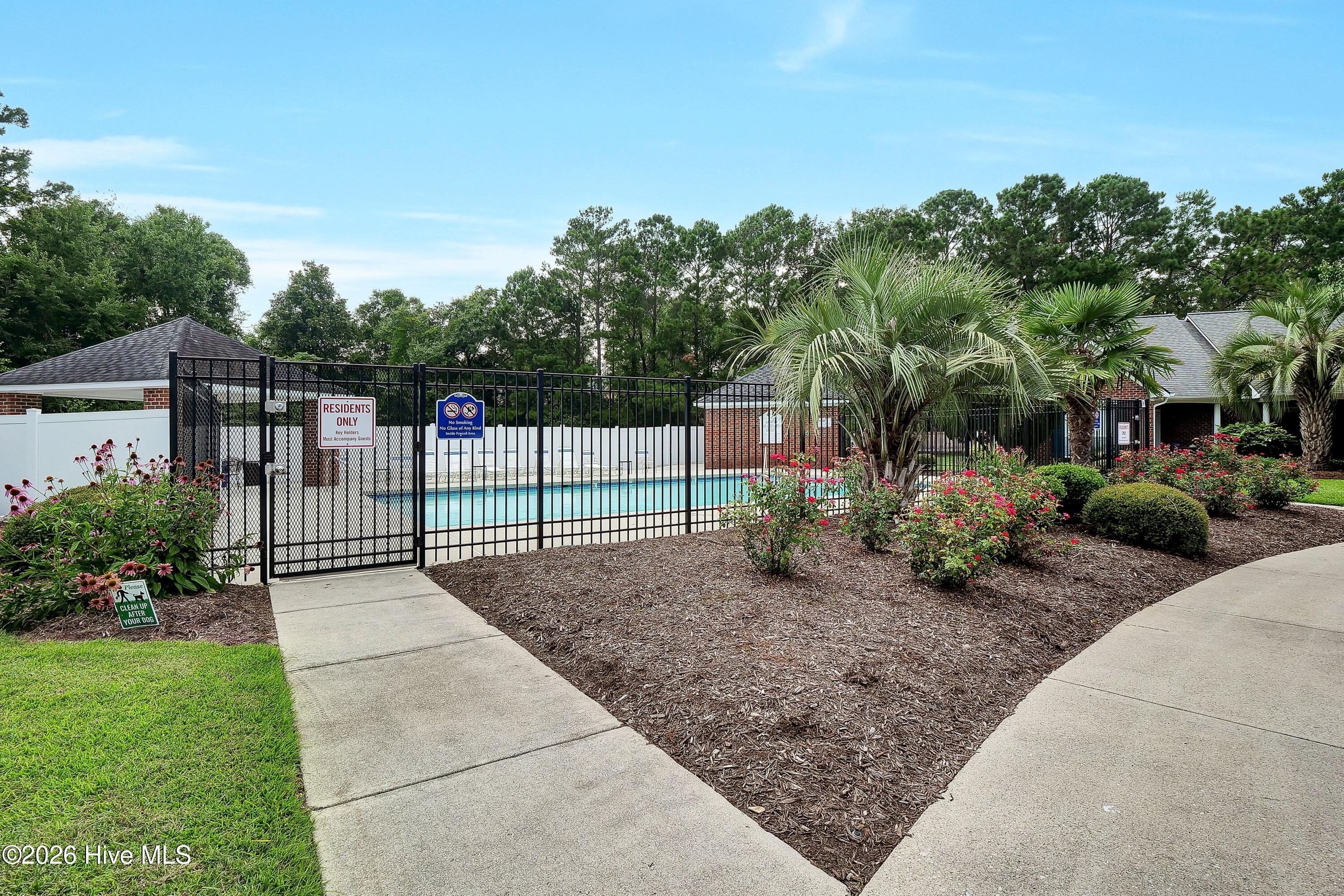 1600 Sturdivant Drive Apt 15
