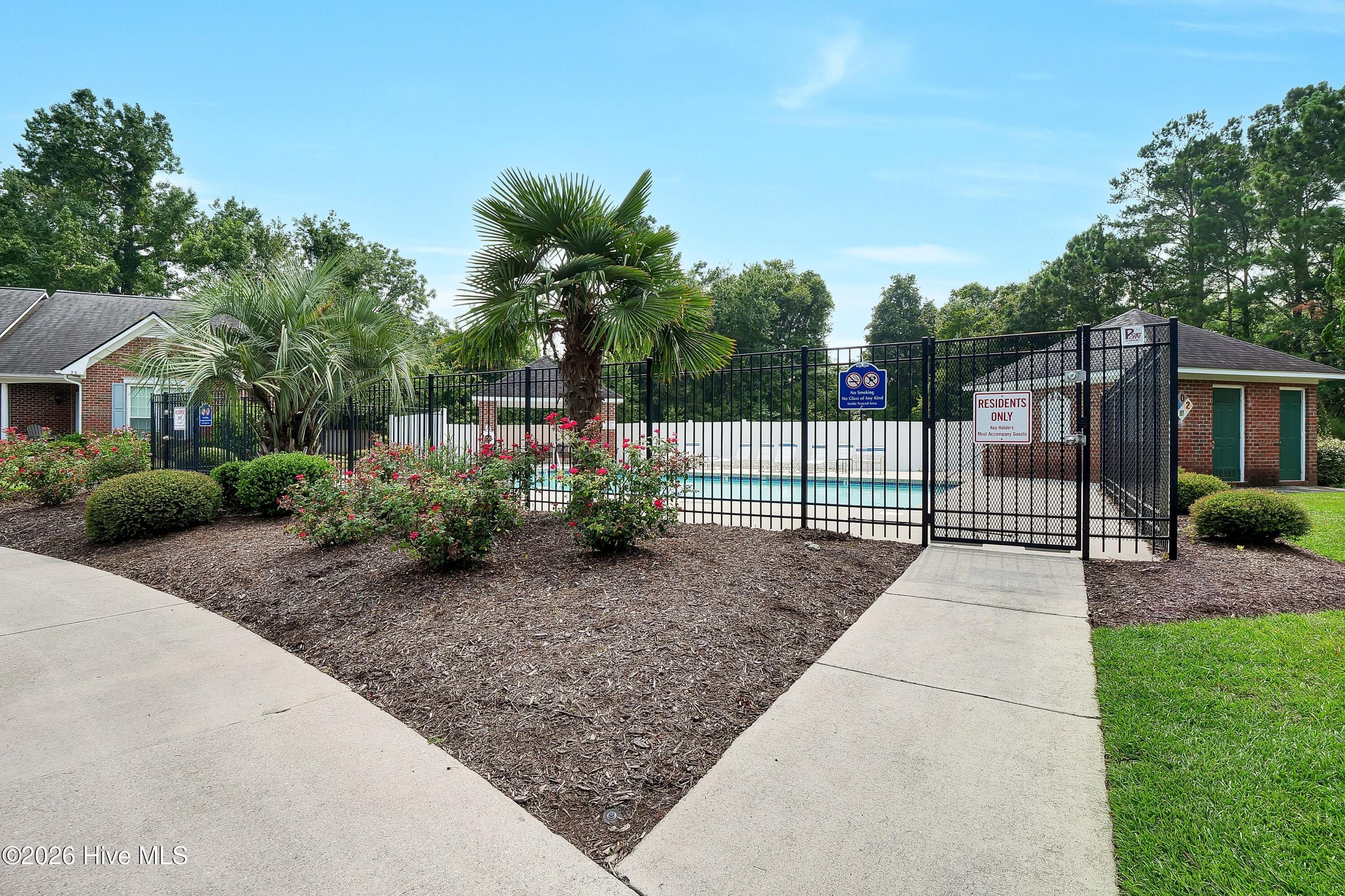 1600 Sturdivant Drive Apt 15