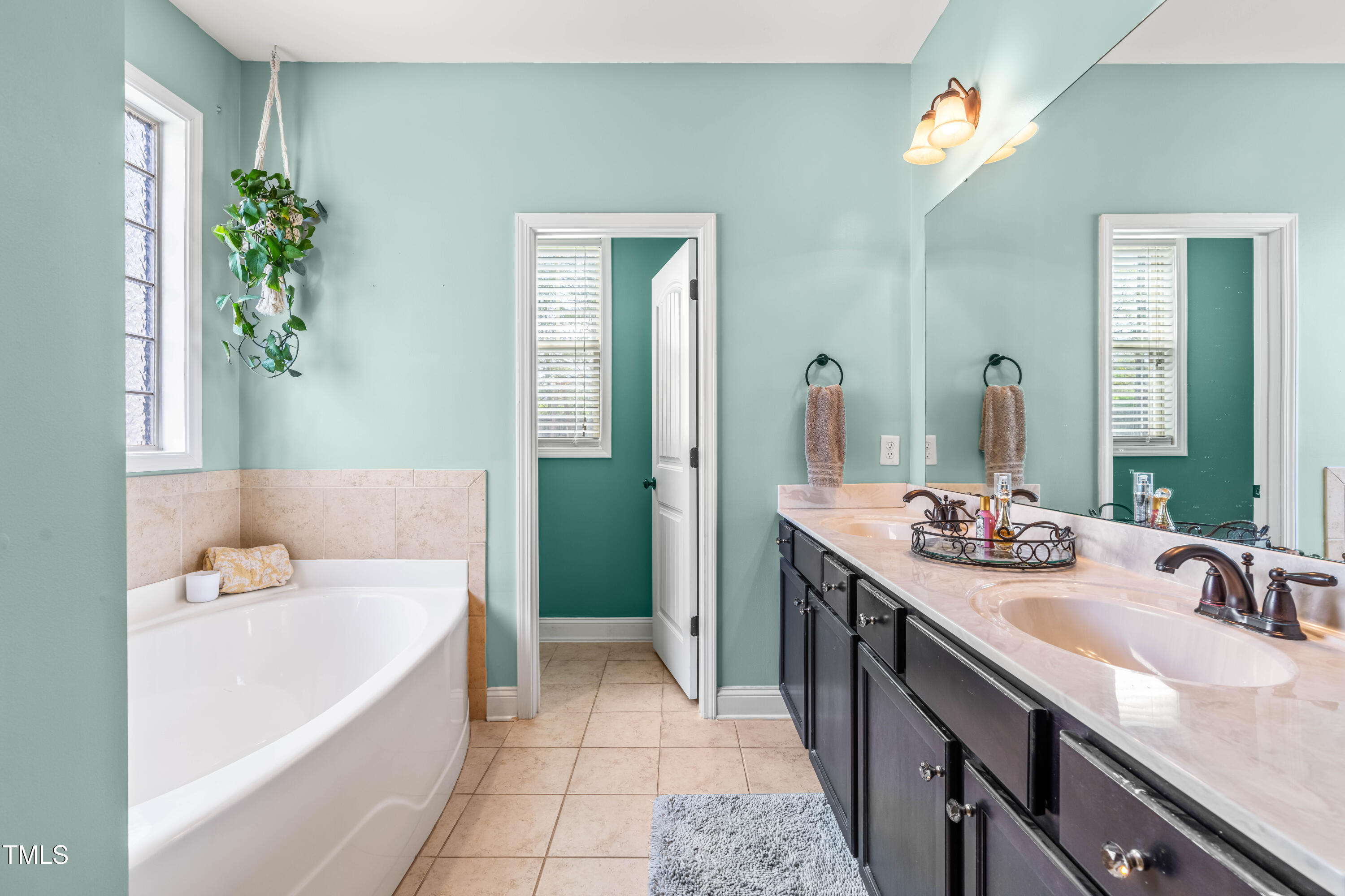240 Swann Trail