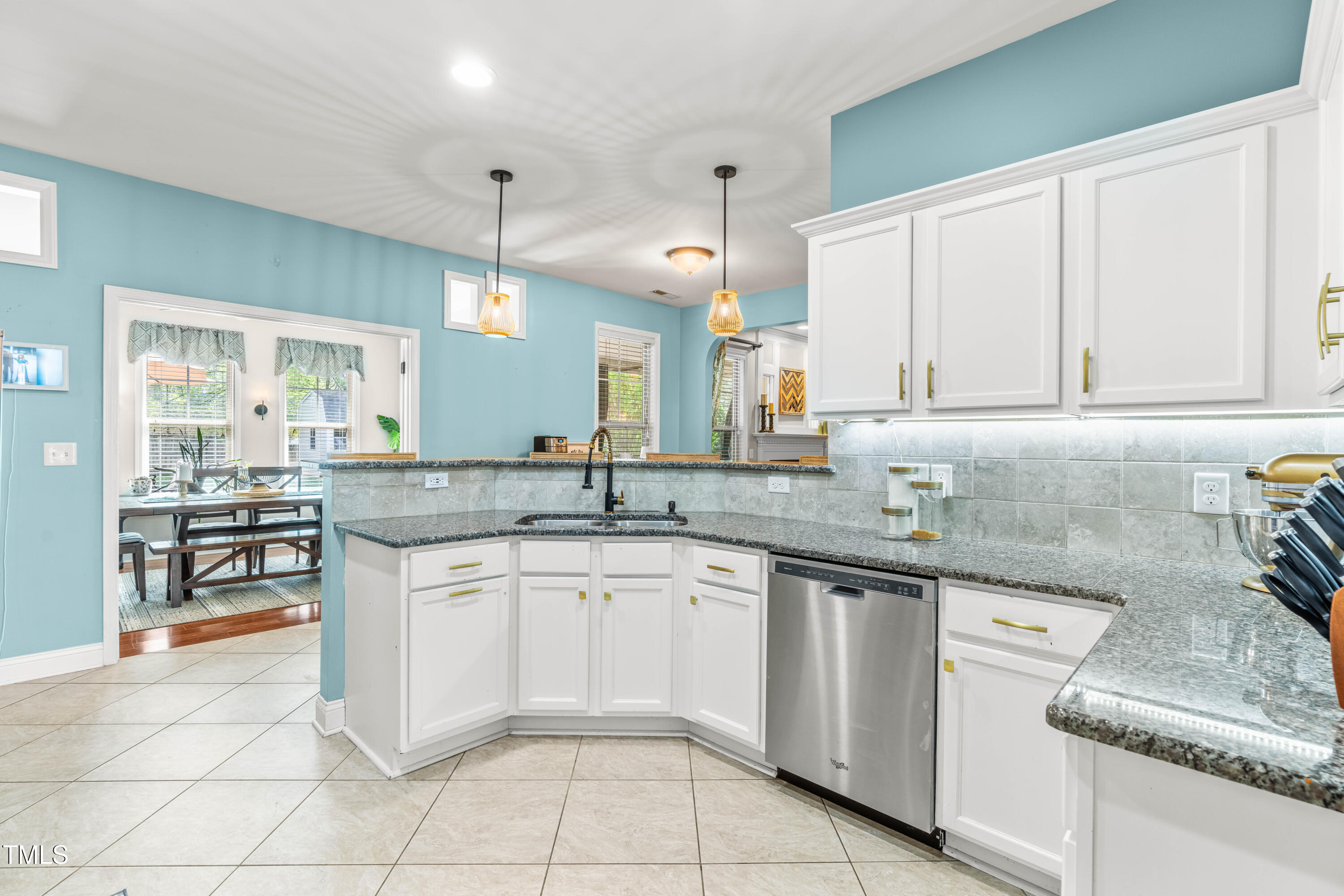 240 Swann Trail