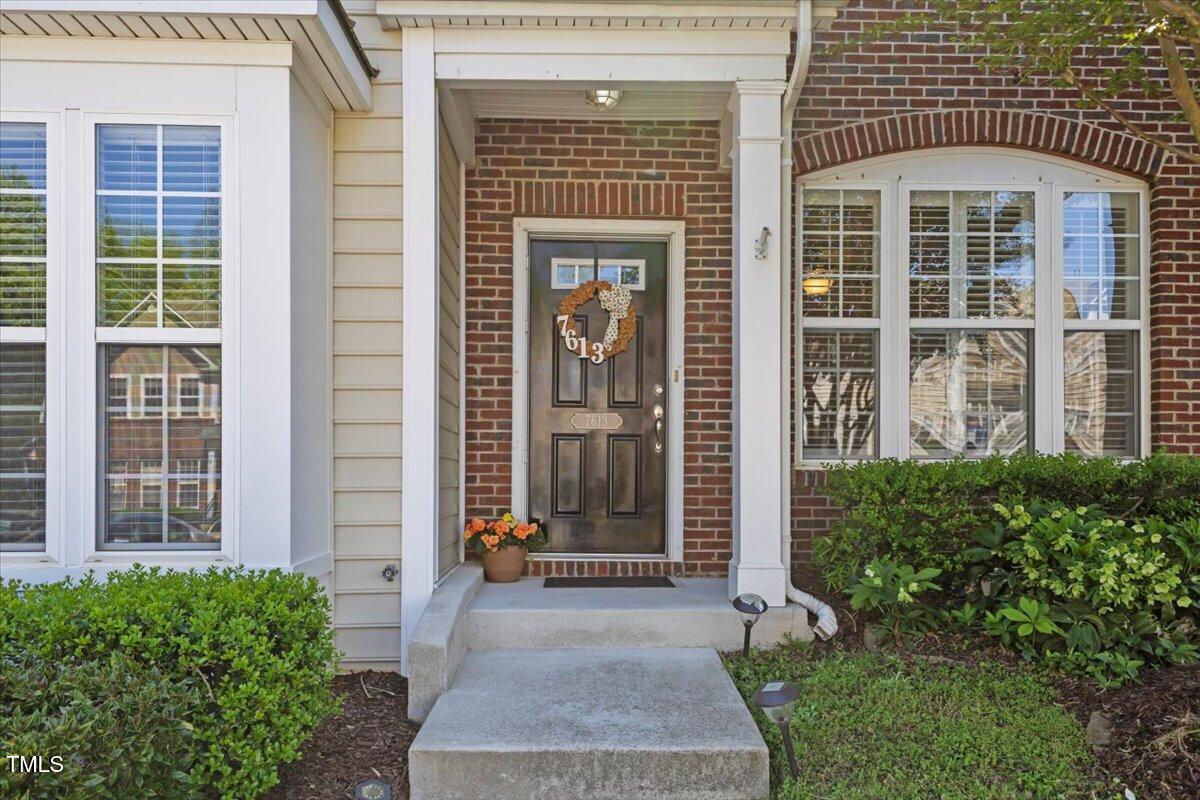 7613 Satinwing Lane