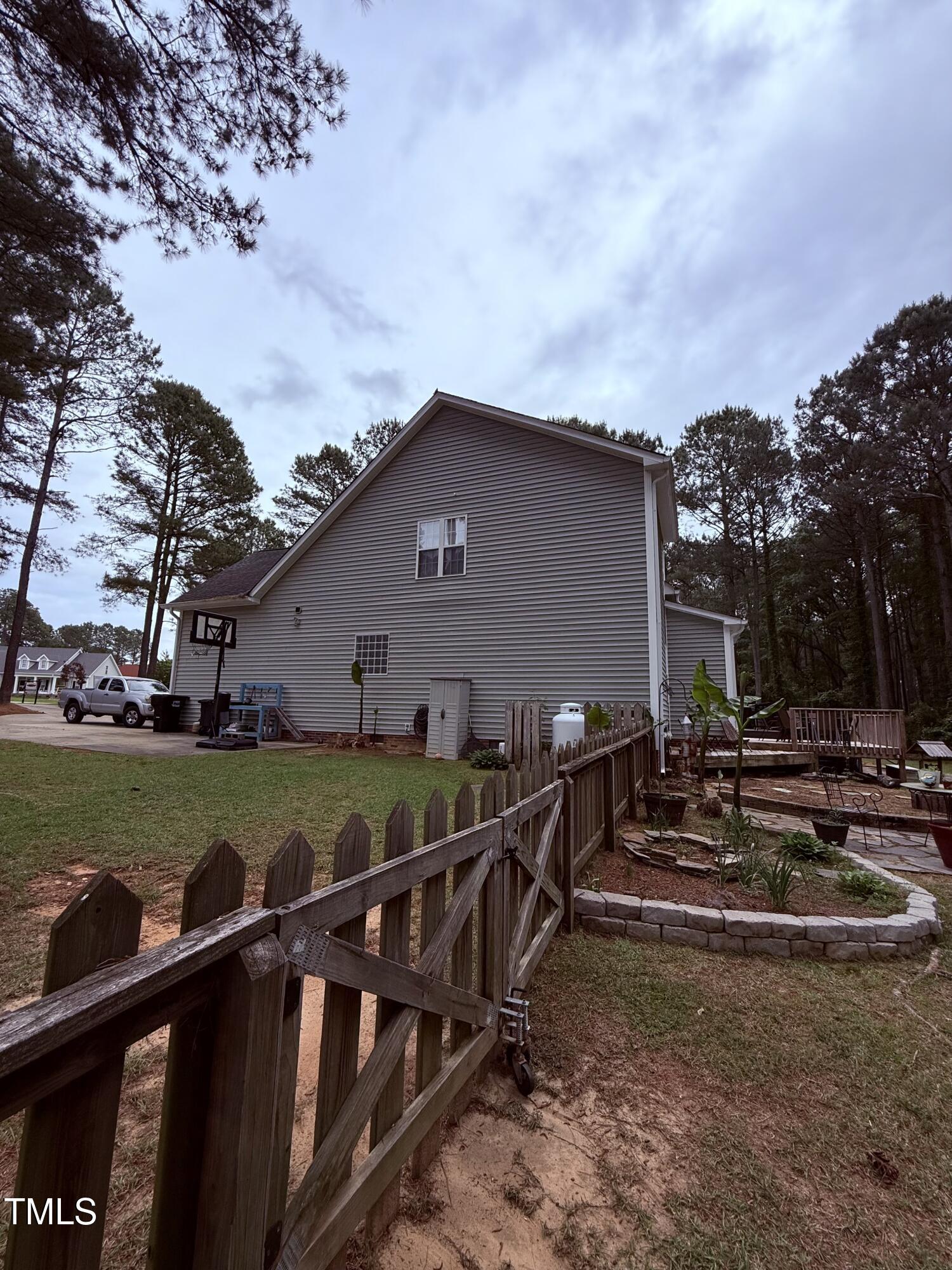 282 W Thicket Drive