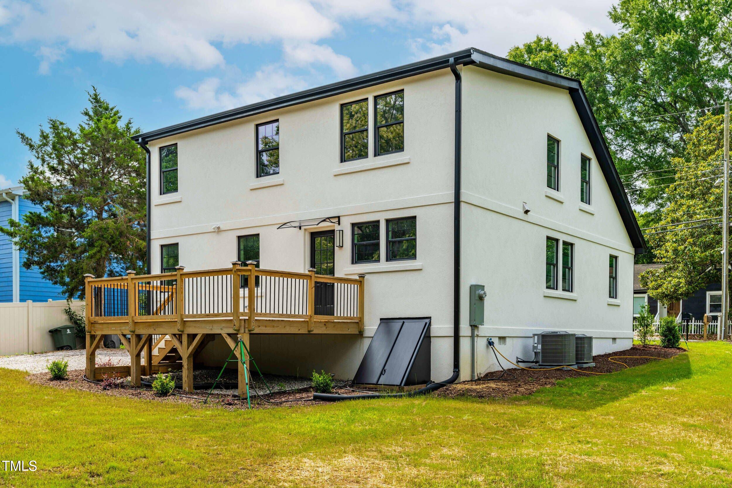 18 W Academy Street