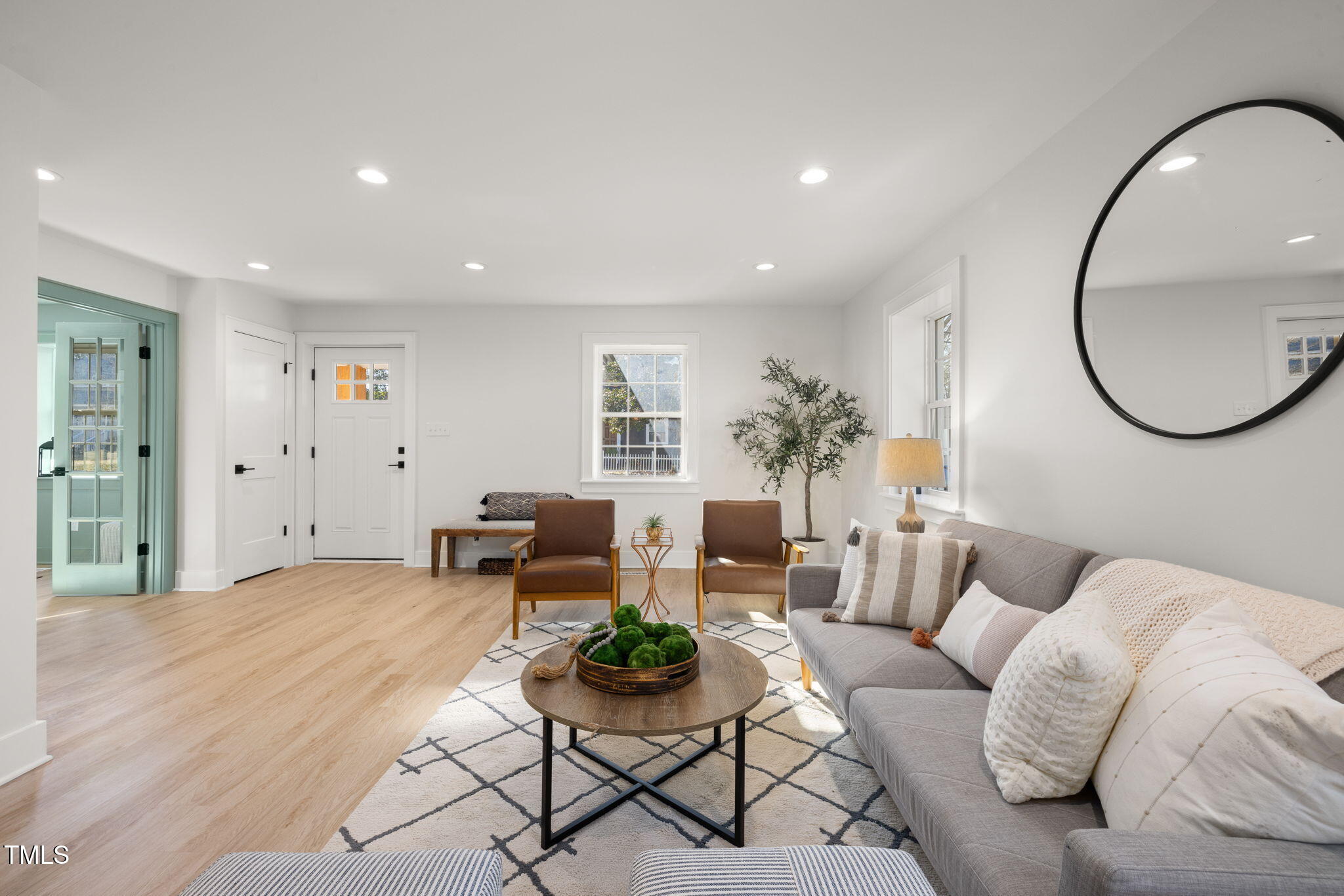 18 W Academy Street