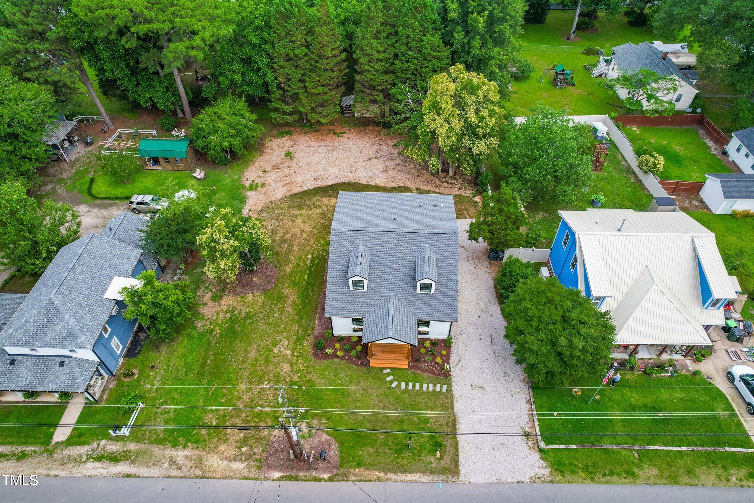 18 W Academy Street