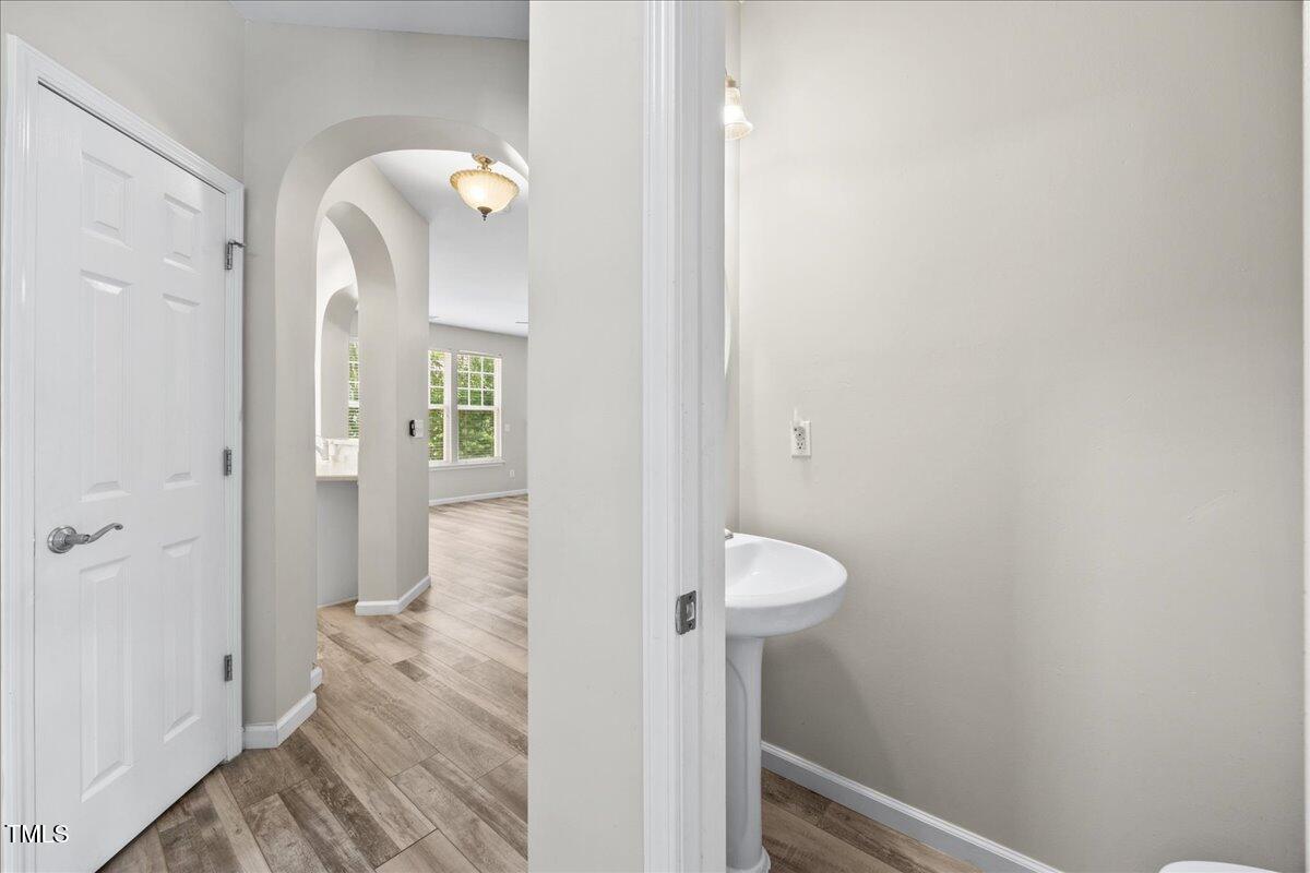 8404 Split Stone Lane