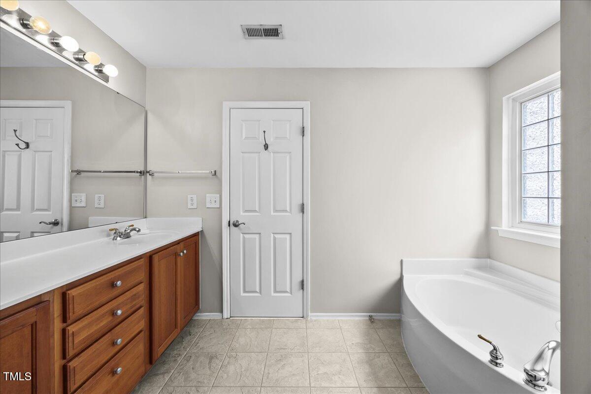 8404 Split Stone Lane