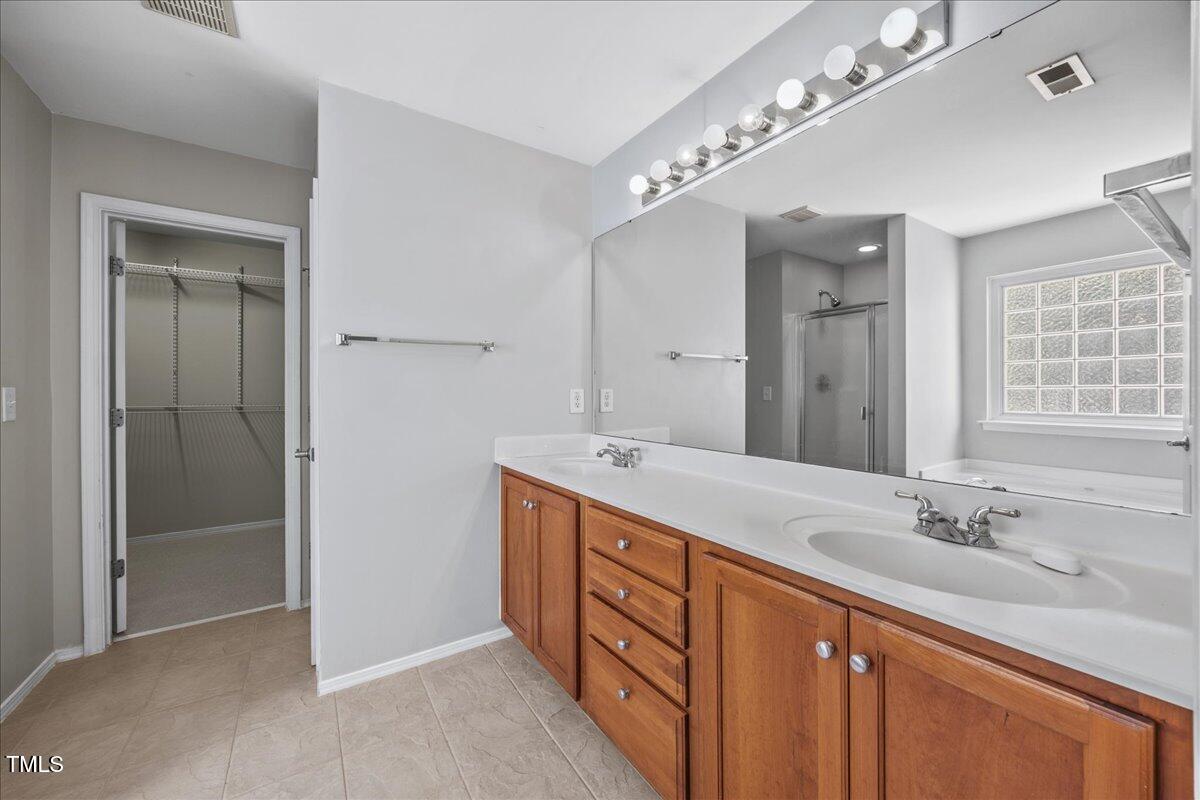 8404 Split Stone Lane