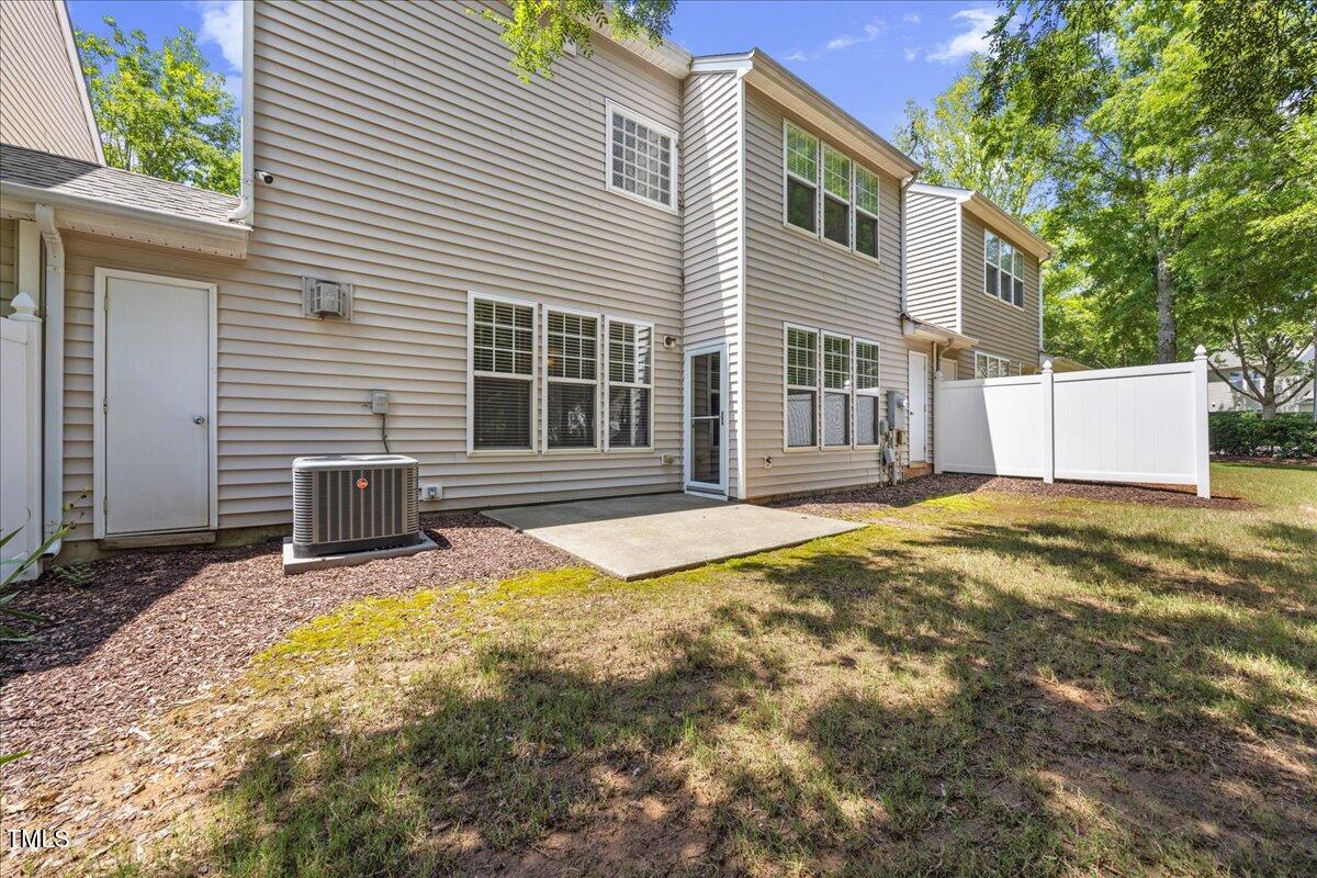 8404 Split Stone Lane