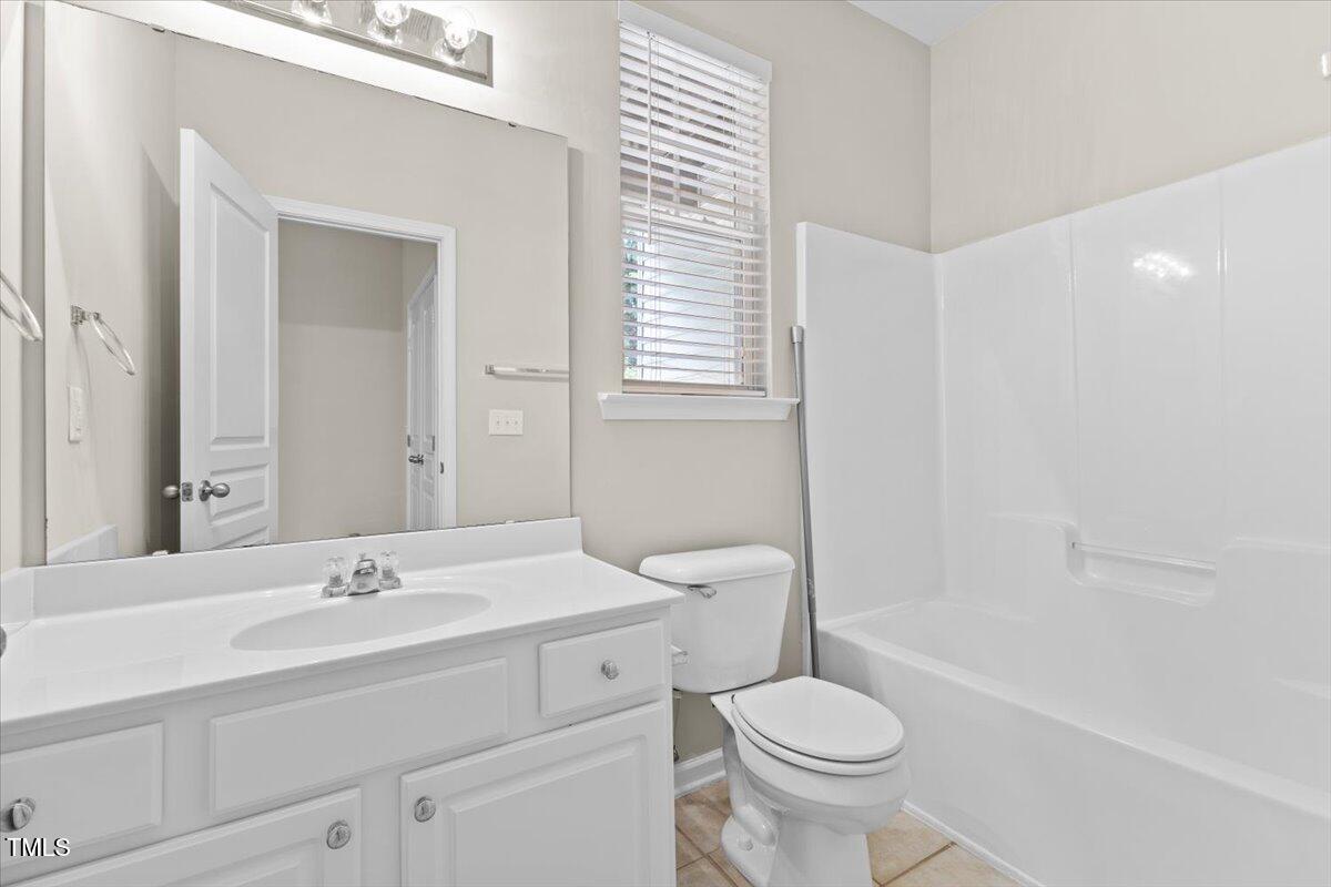 5802 Cameo Glass Way