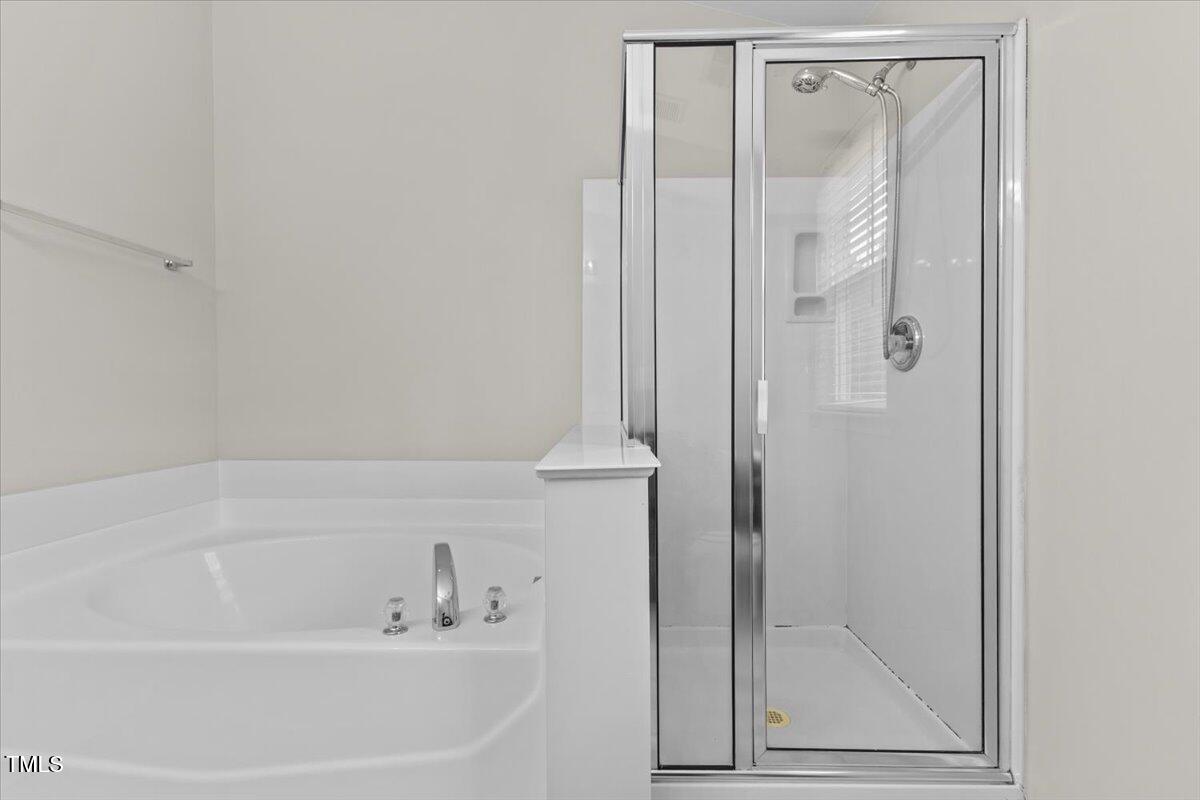 5802 Cameo Glass Way