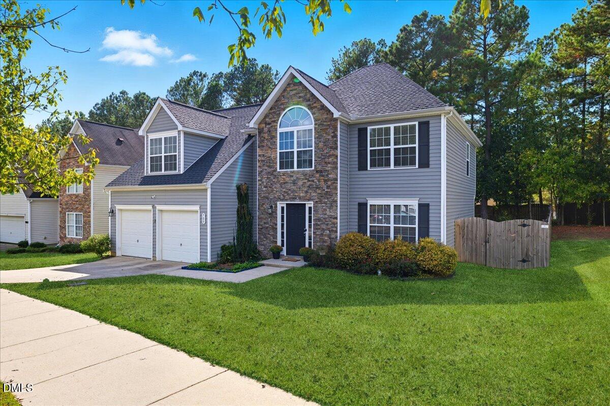 709 Holly Thorn Trace