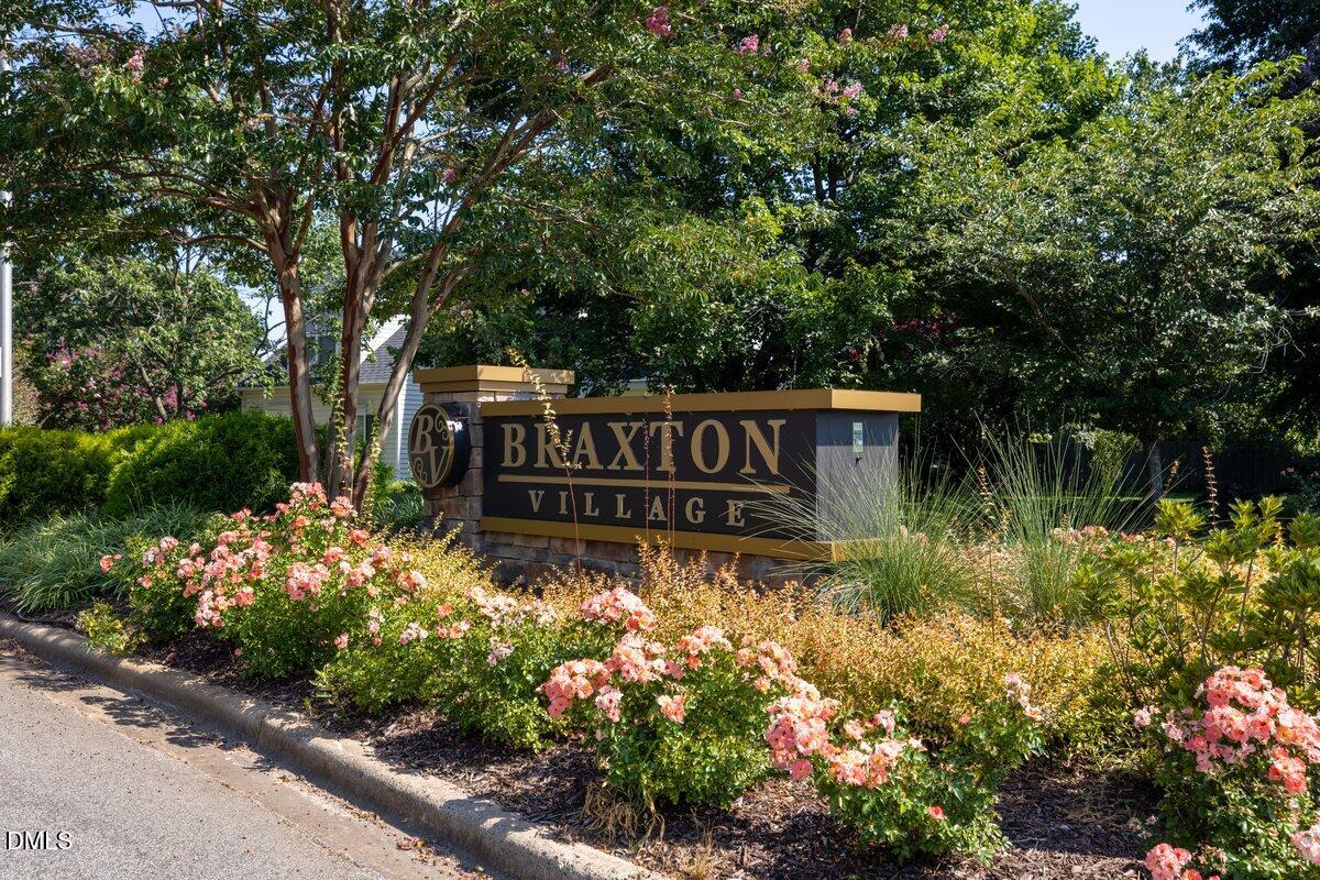 709 Holly Thorn Trace