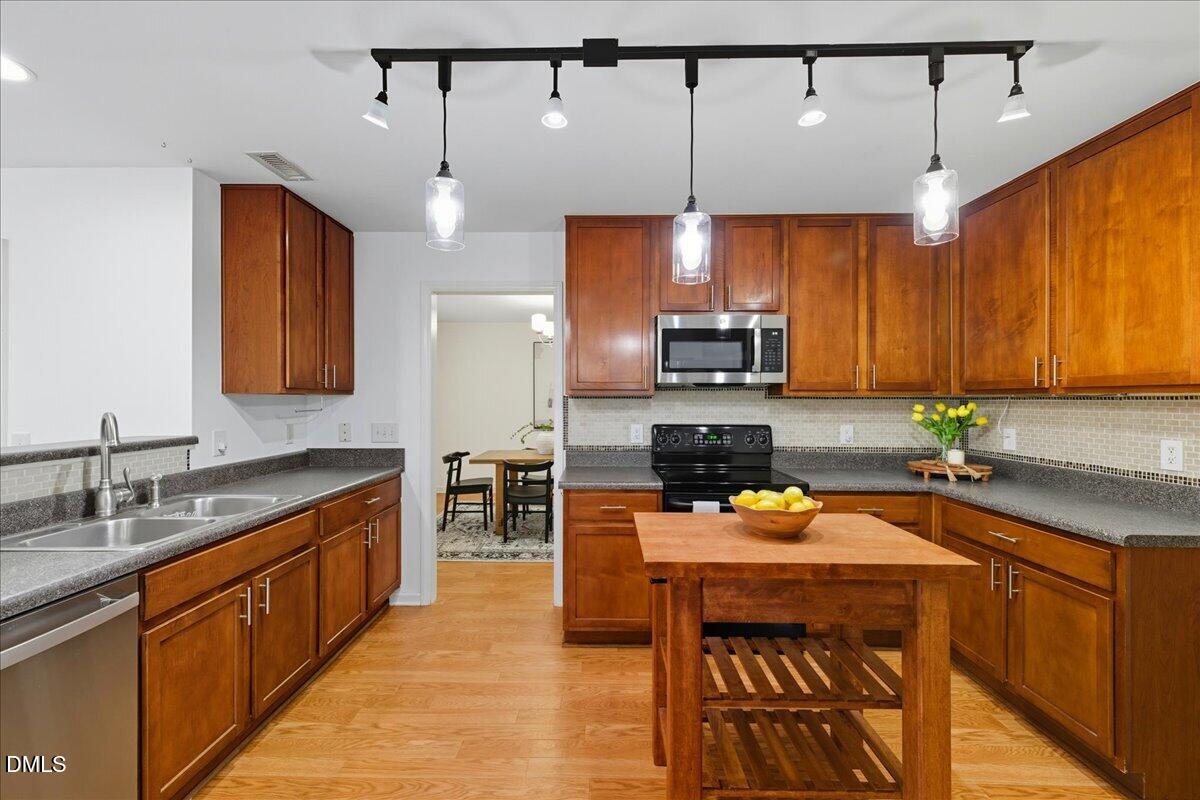 709 Holly Thorn Trace