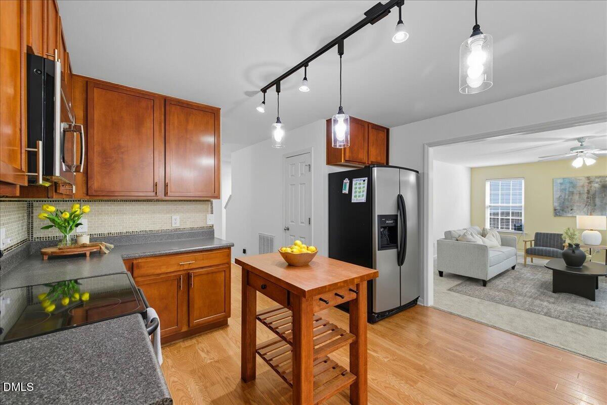 709 Holly Thorn Trace