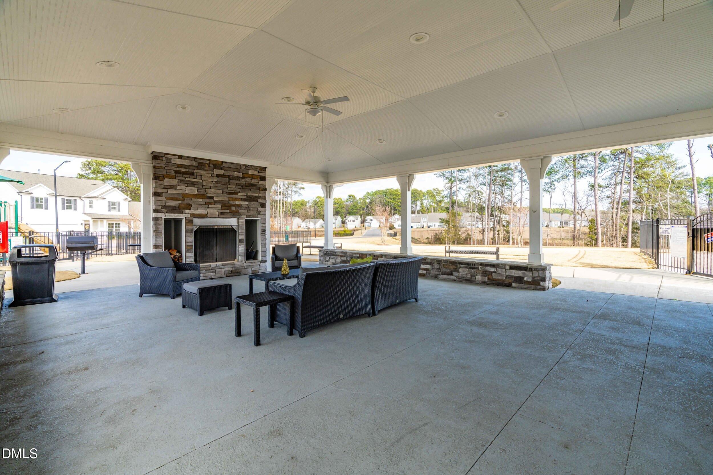 1016 Hollis Circle